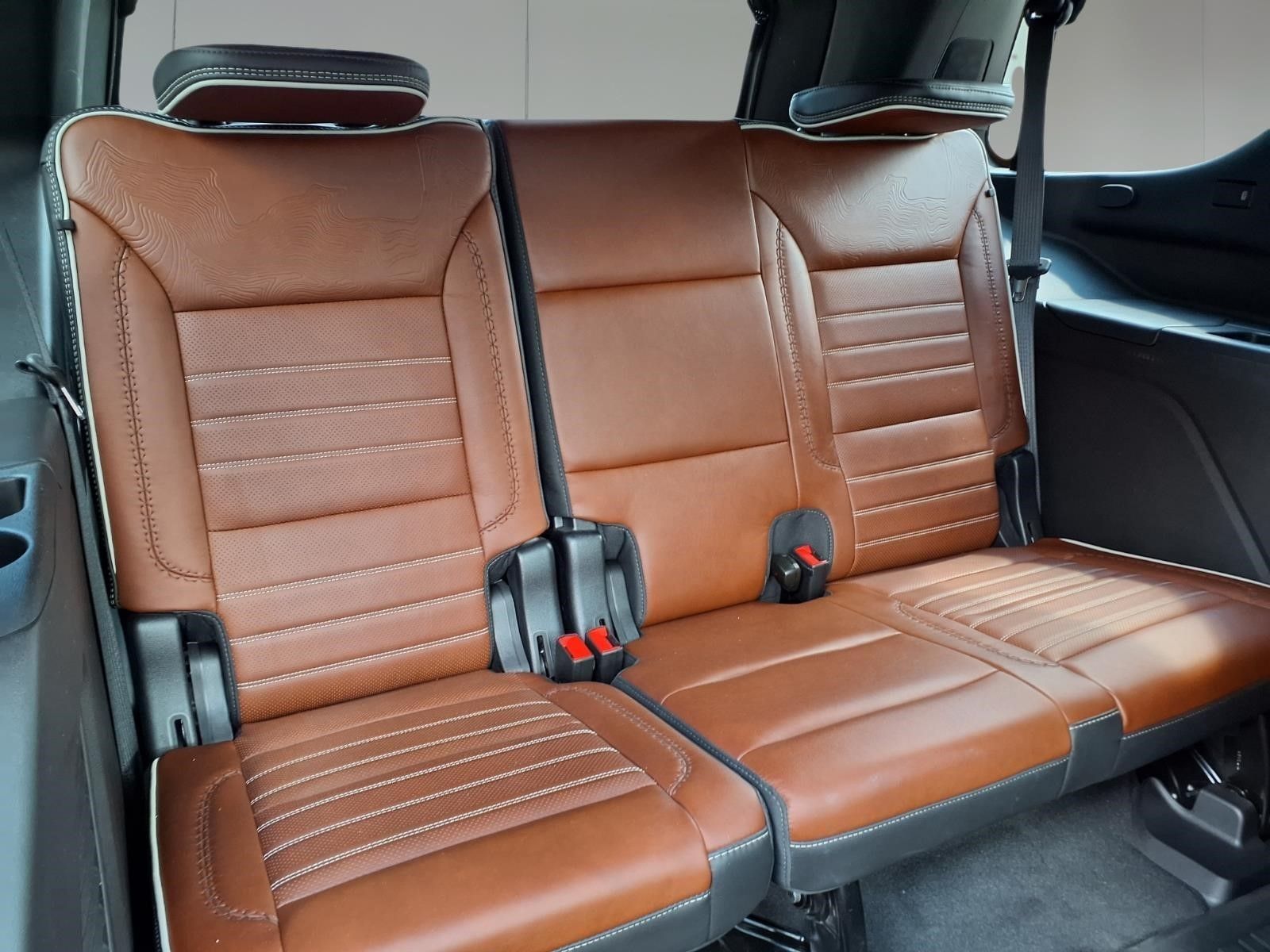 2023 GMC Yukon Denali Ultimate White at DeMontrond Auto Country
