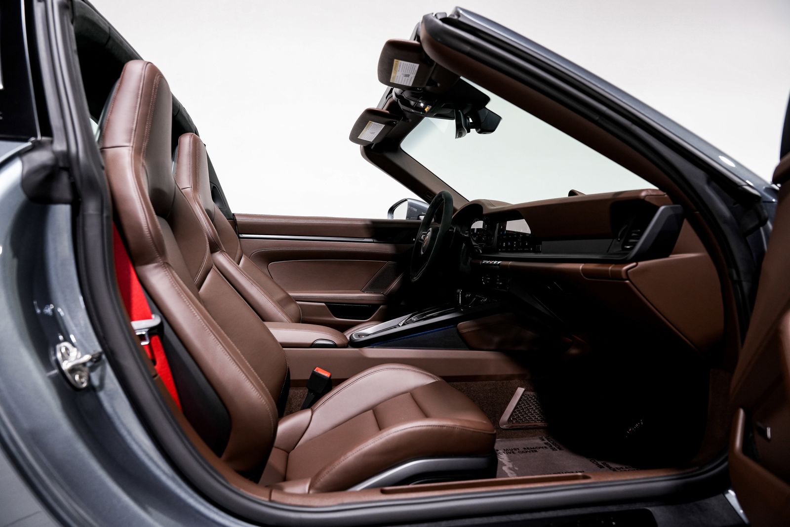 2025 Porsche 911 Targa 4 GTS — photo 33