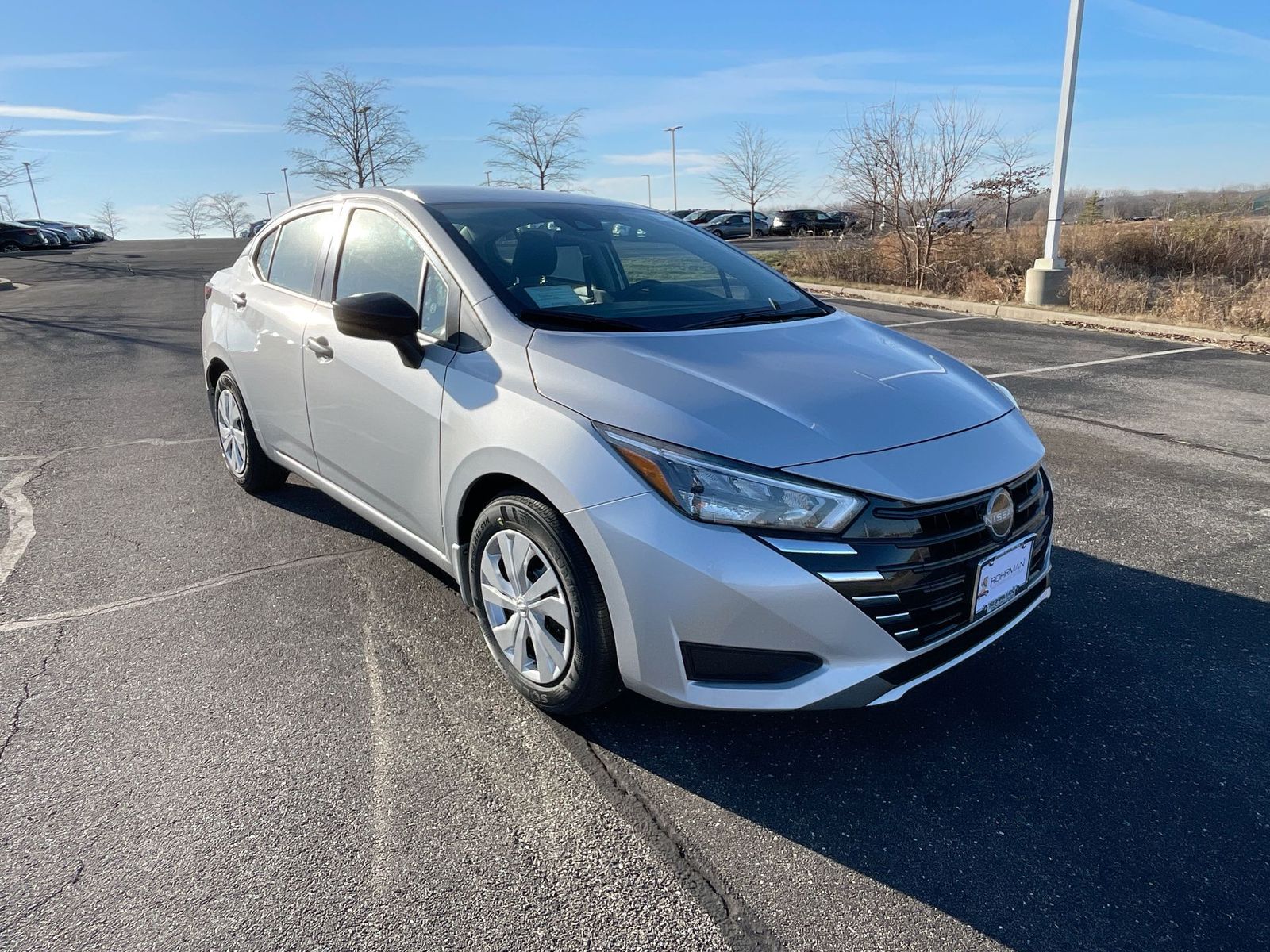 2025 Nissan Versa 1.6 S 4