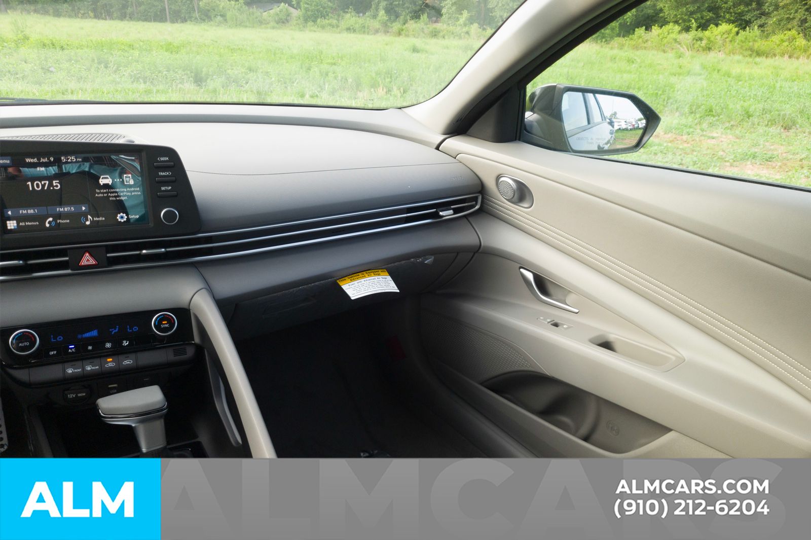 Used 2025 Gray Hyundai SEL Sport image 18