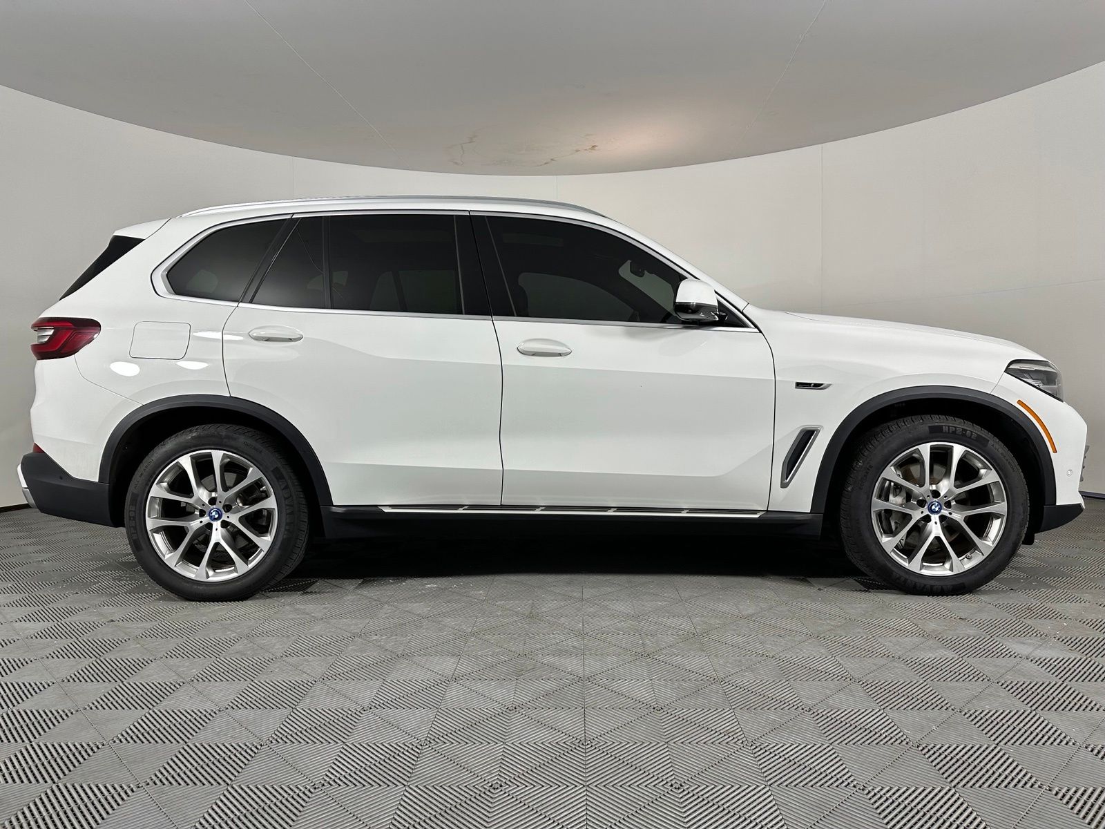 2023 BMW X5 45e - Photo 29