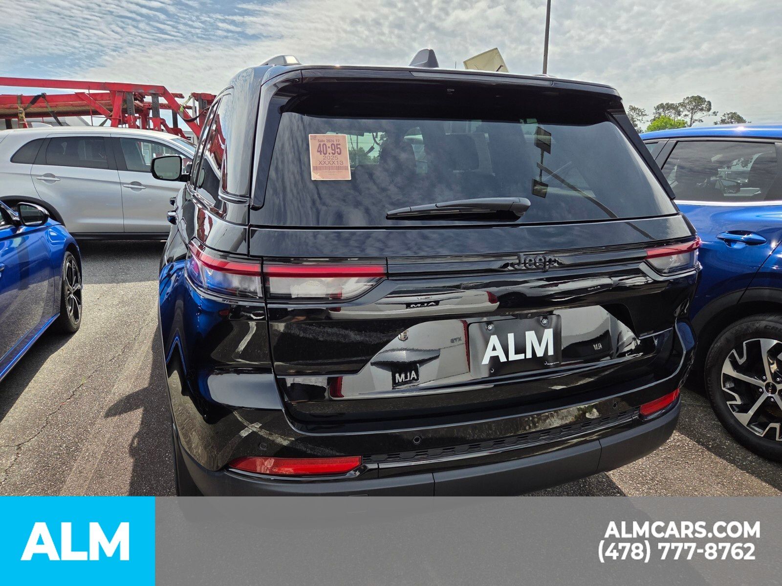 Used 2025 Black Jeep Altitude X image 11