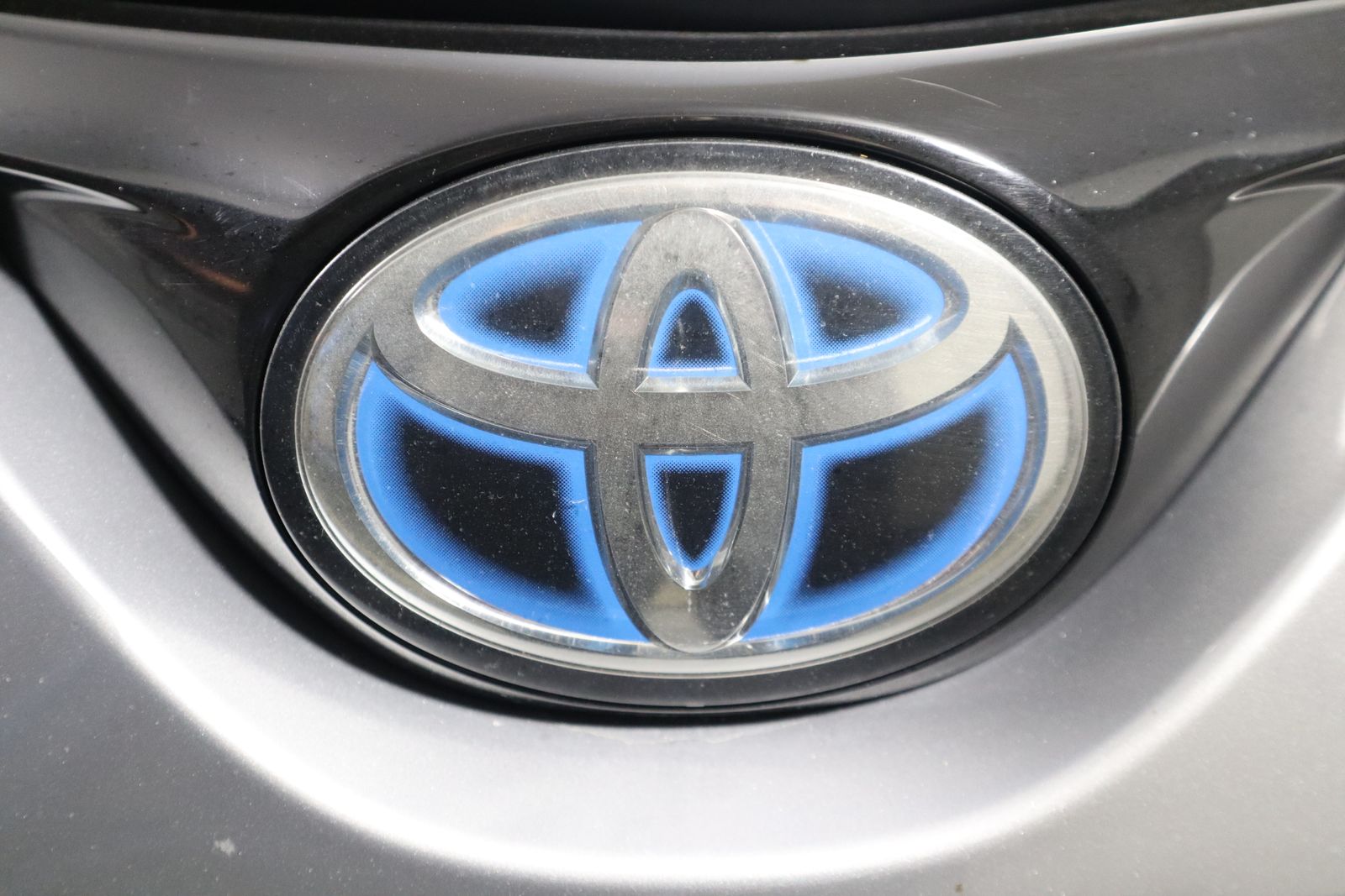 2017 Toyota RAV4 Hybrid Limited photo