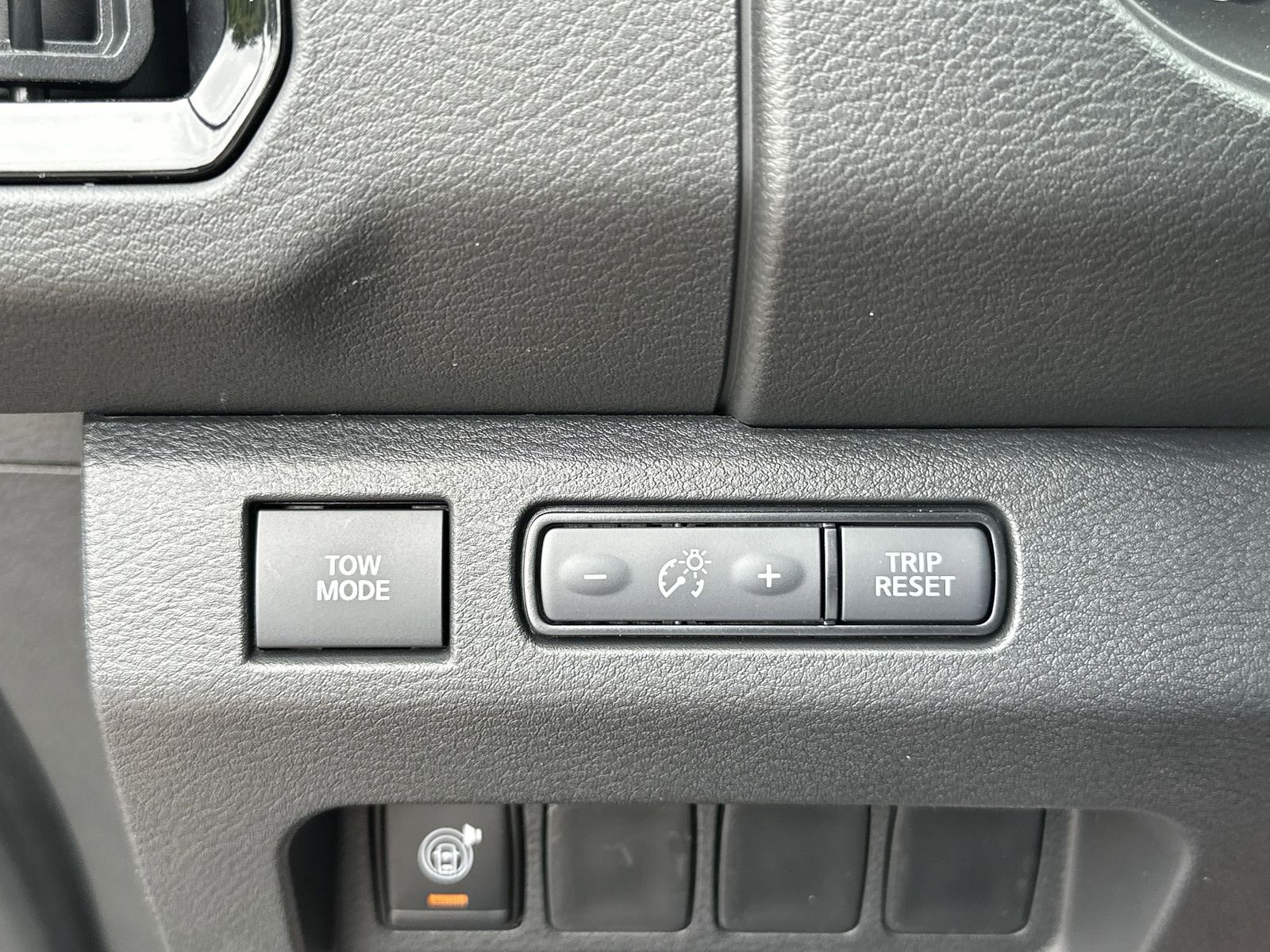2025 Nissan Frontier PRO-4X photo 14