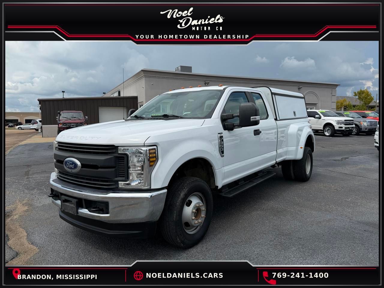 Oxford White 2018 Ford F-350 Super Duty Pickup Truck Four-Wheel Drive 6-Speed Automatic