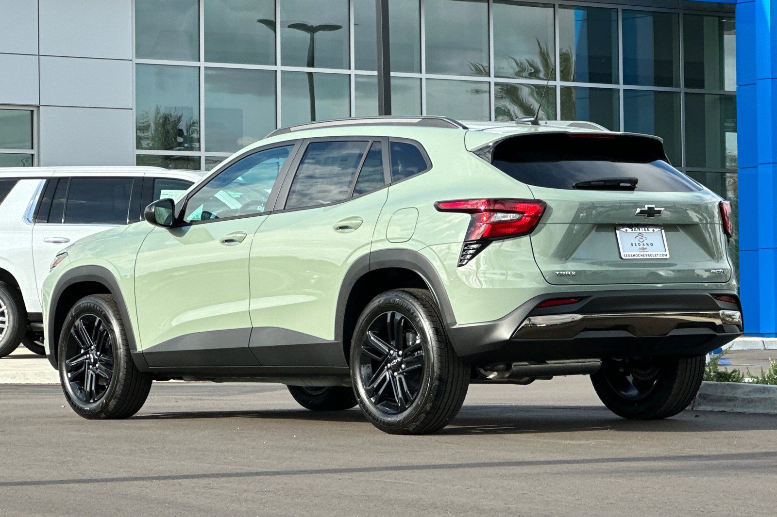 View vehicle photo 6