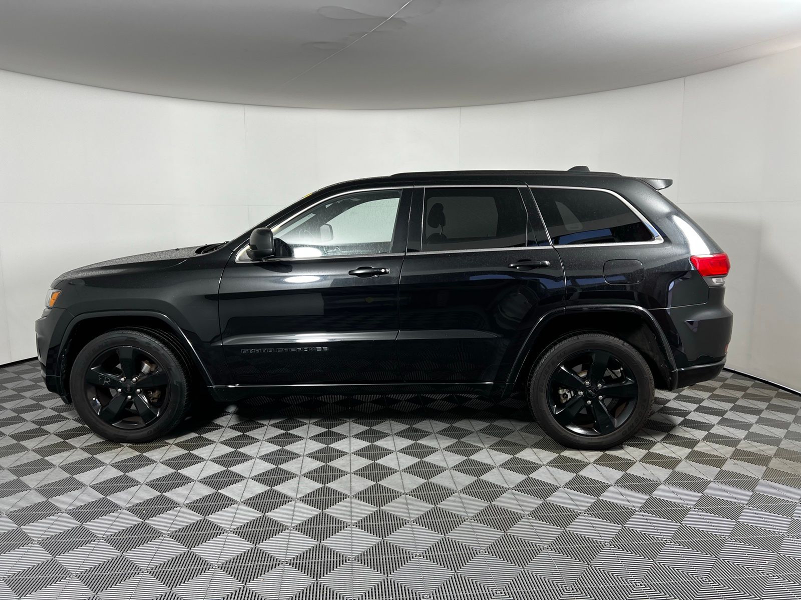 Thumbnail: 2015 Jeep Grand Cherokee - 8