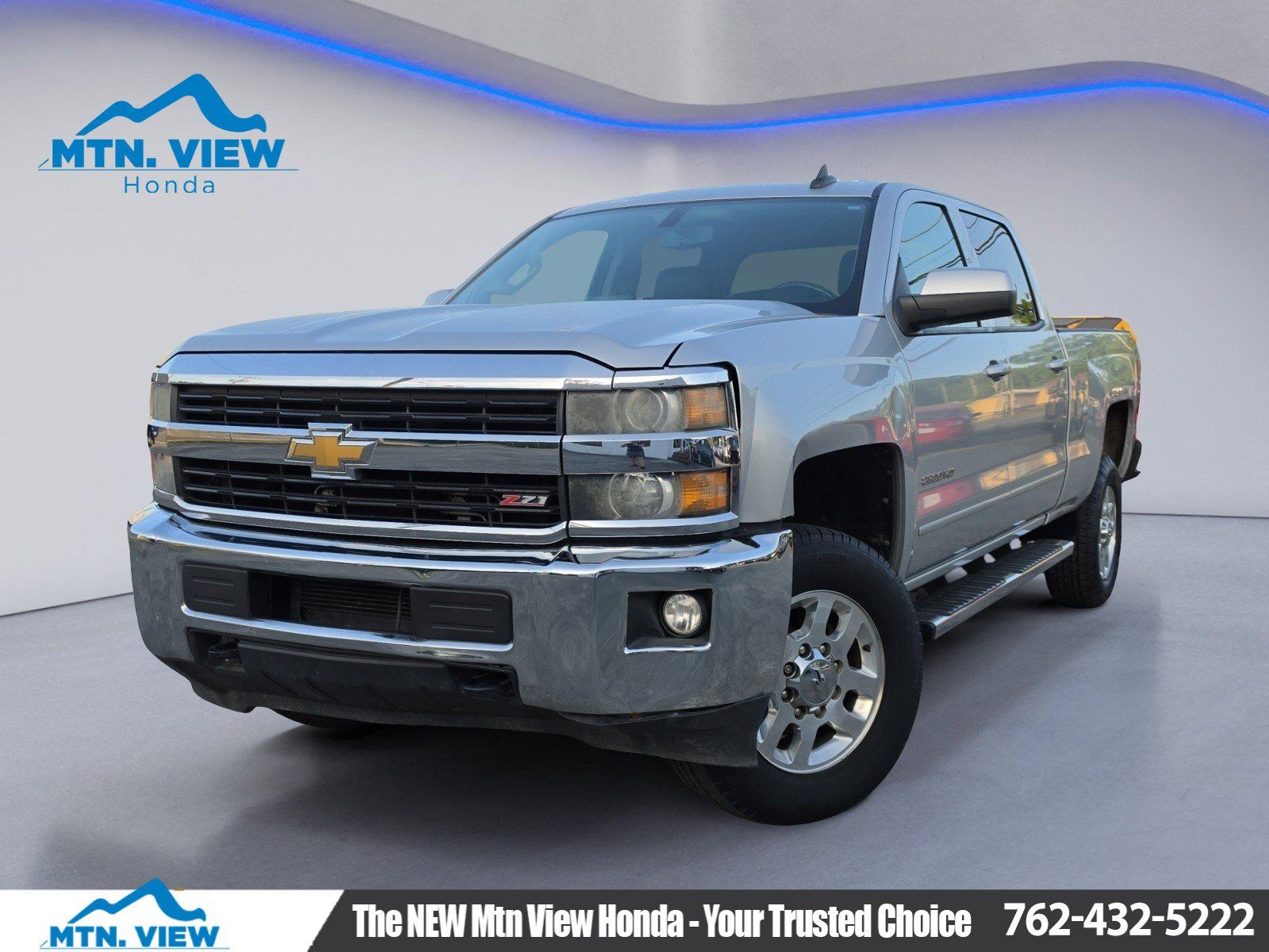 Silver Ice Metallic 2015 Chevrolet Silverado 2500HD LT Crew Cab 4WD Pickup Truck Four-Wheel Drive 6-Speed Automatic Overdrive