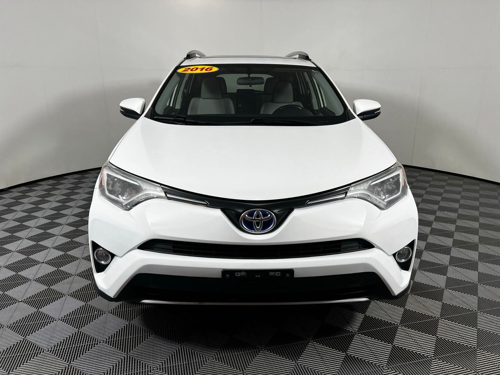 Thumbnail: 2016 Toyota RAV4 - 2