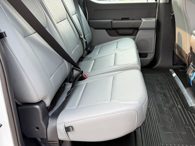 New 2026 Oxford White Ford XL image 13