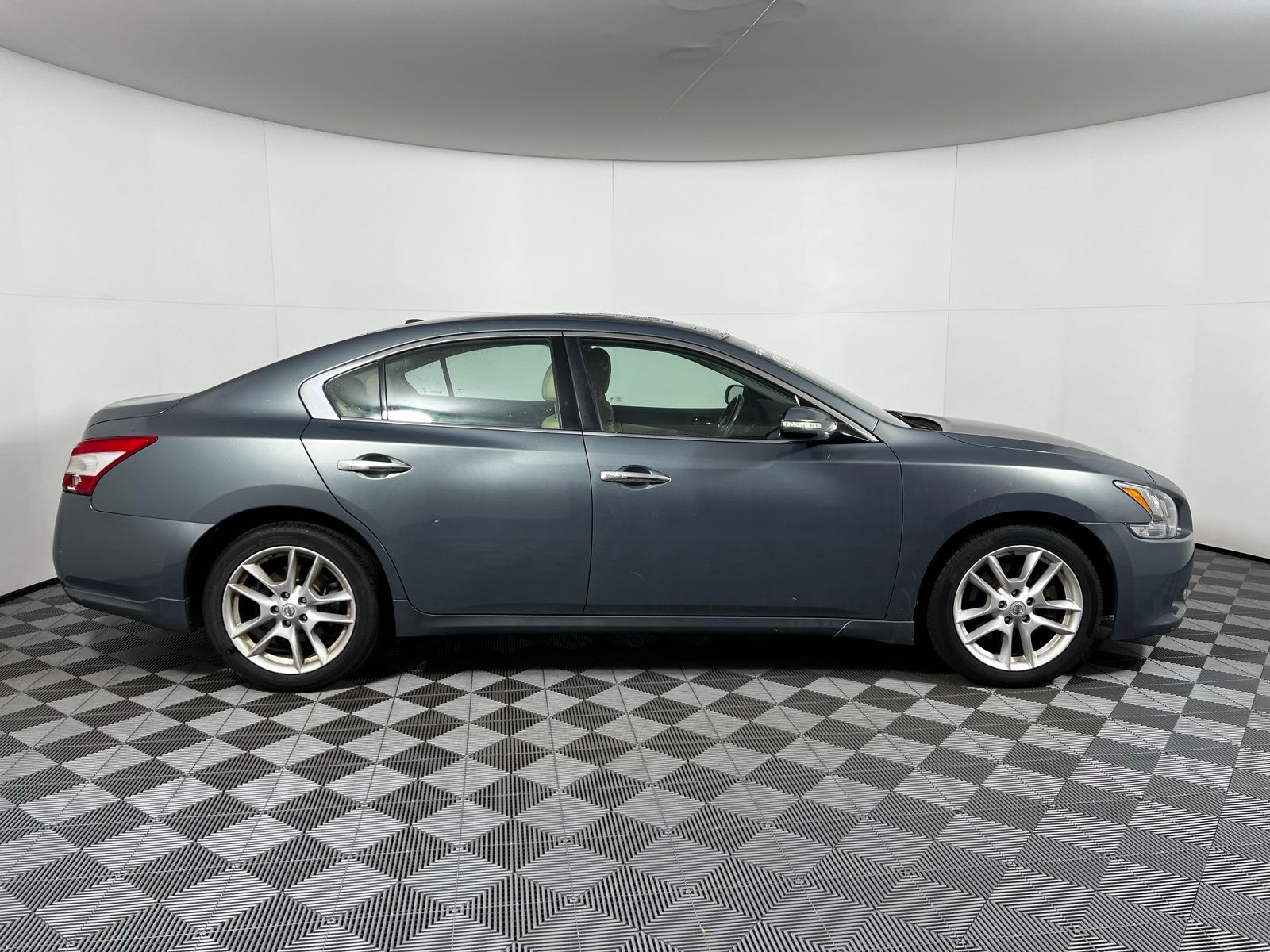 Thumbnail: 2010 Nissan Maxima - 4