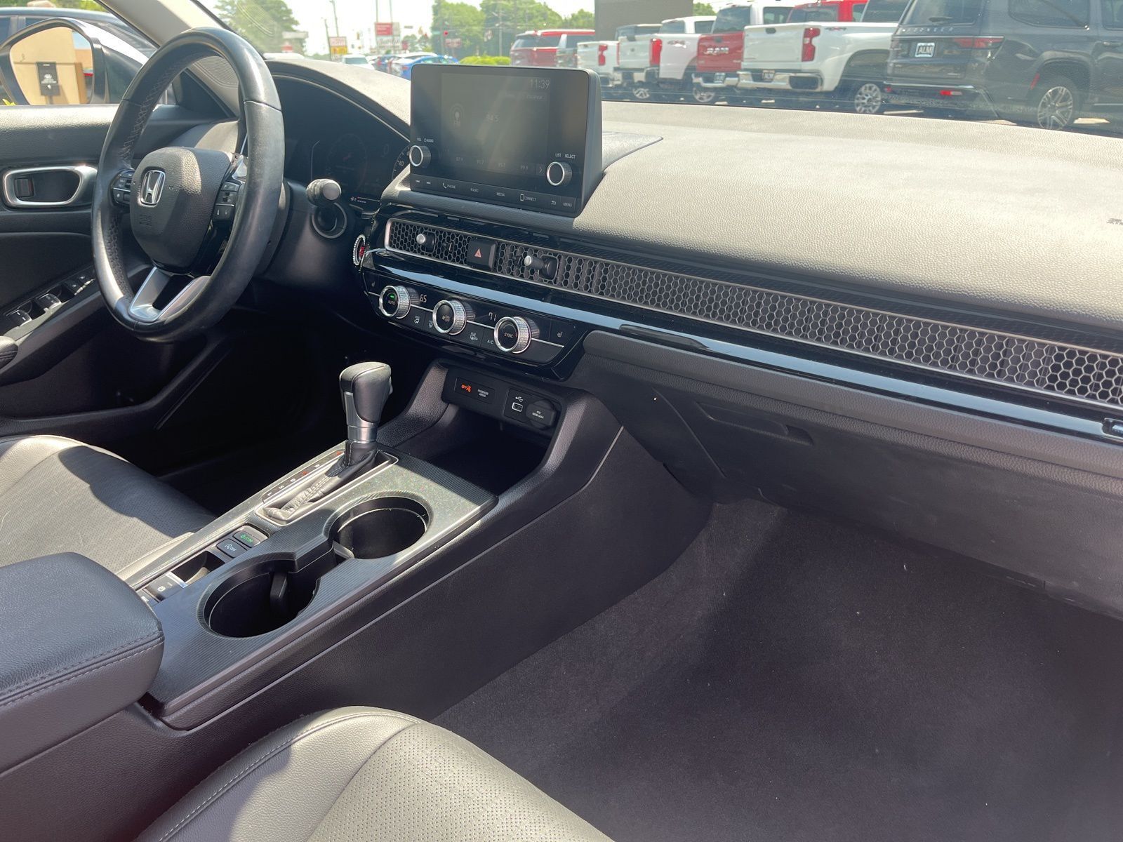 Used 2024 White Honda EX-L image 18