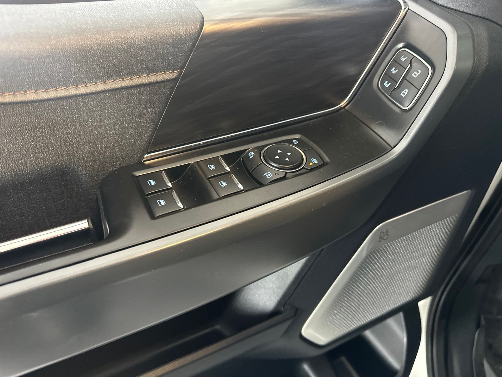 Used 2024 Star White Ford Lariat image 19