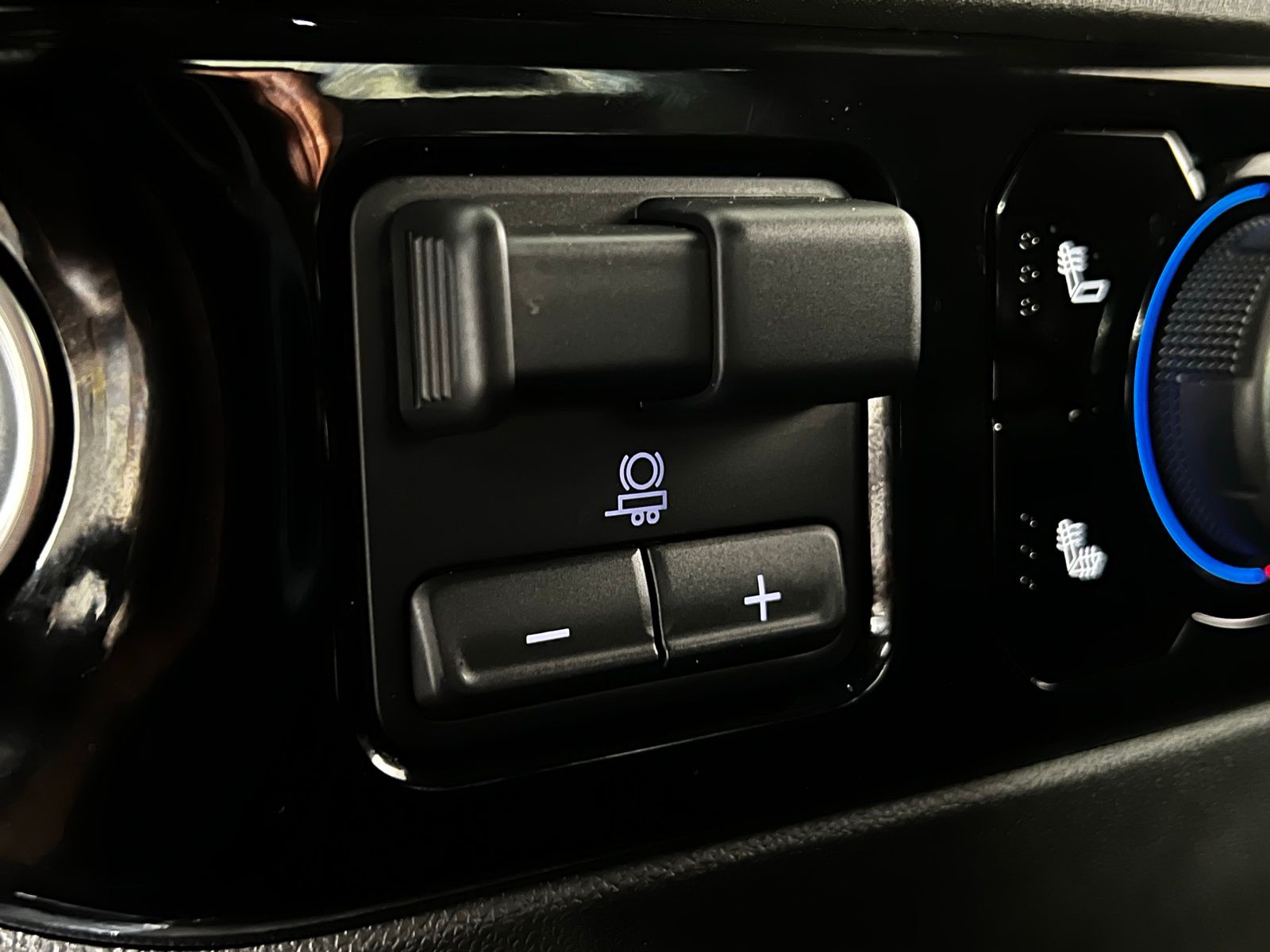 Thumbnail: 2025 Chevrolet Silverado 1500 - 21