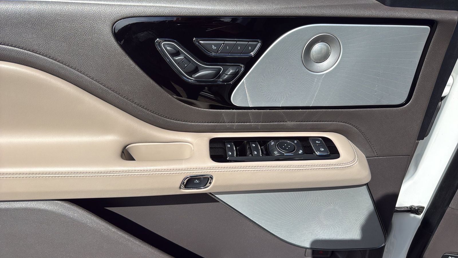 Used Car 2020 Lincoln Aviator  Grand Touring For Sale Under $35,000 In Austin, Texas