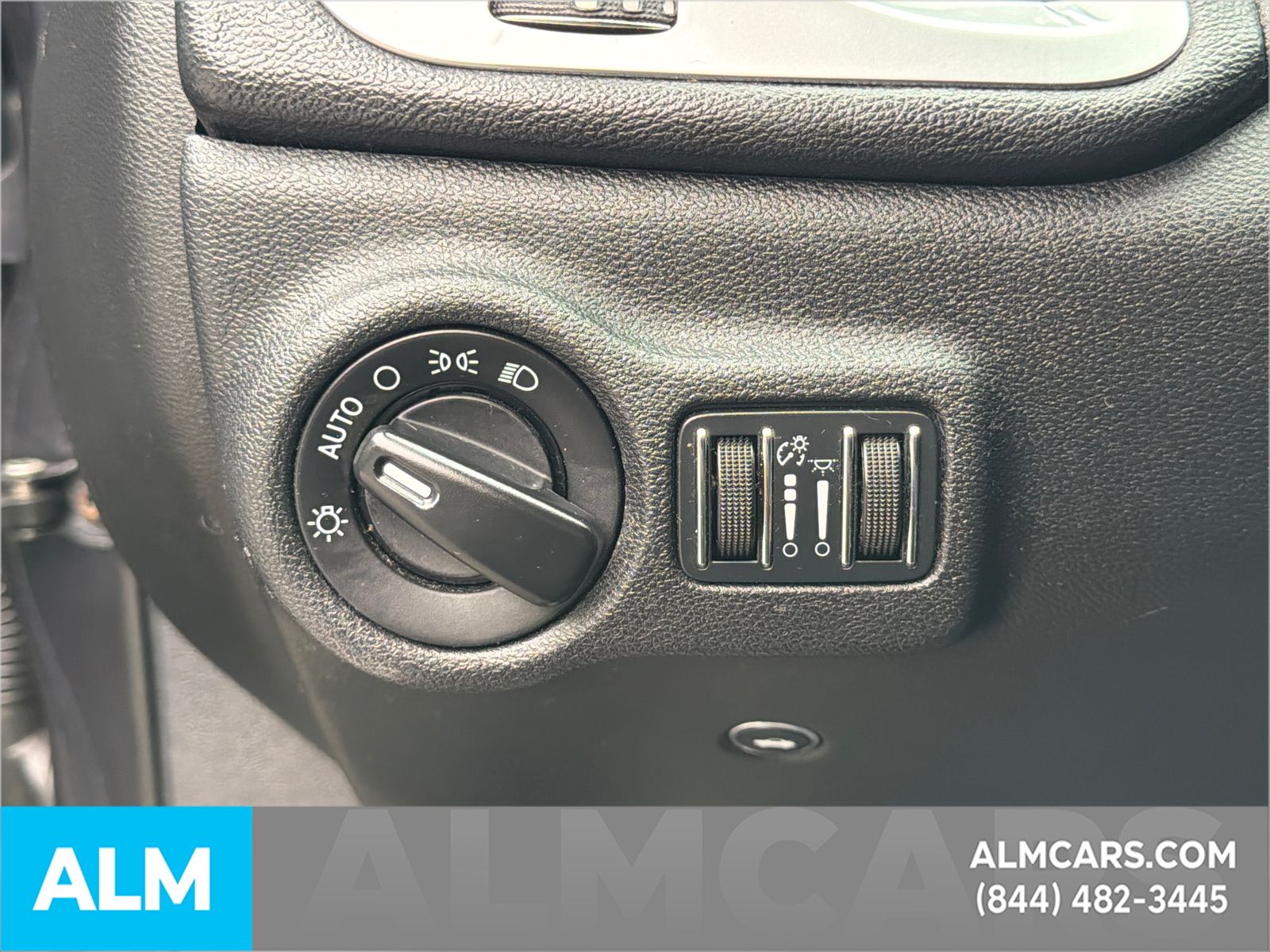Used 2014 Gray Dodge SXT image 35