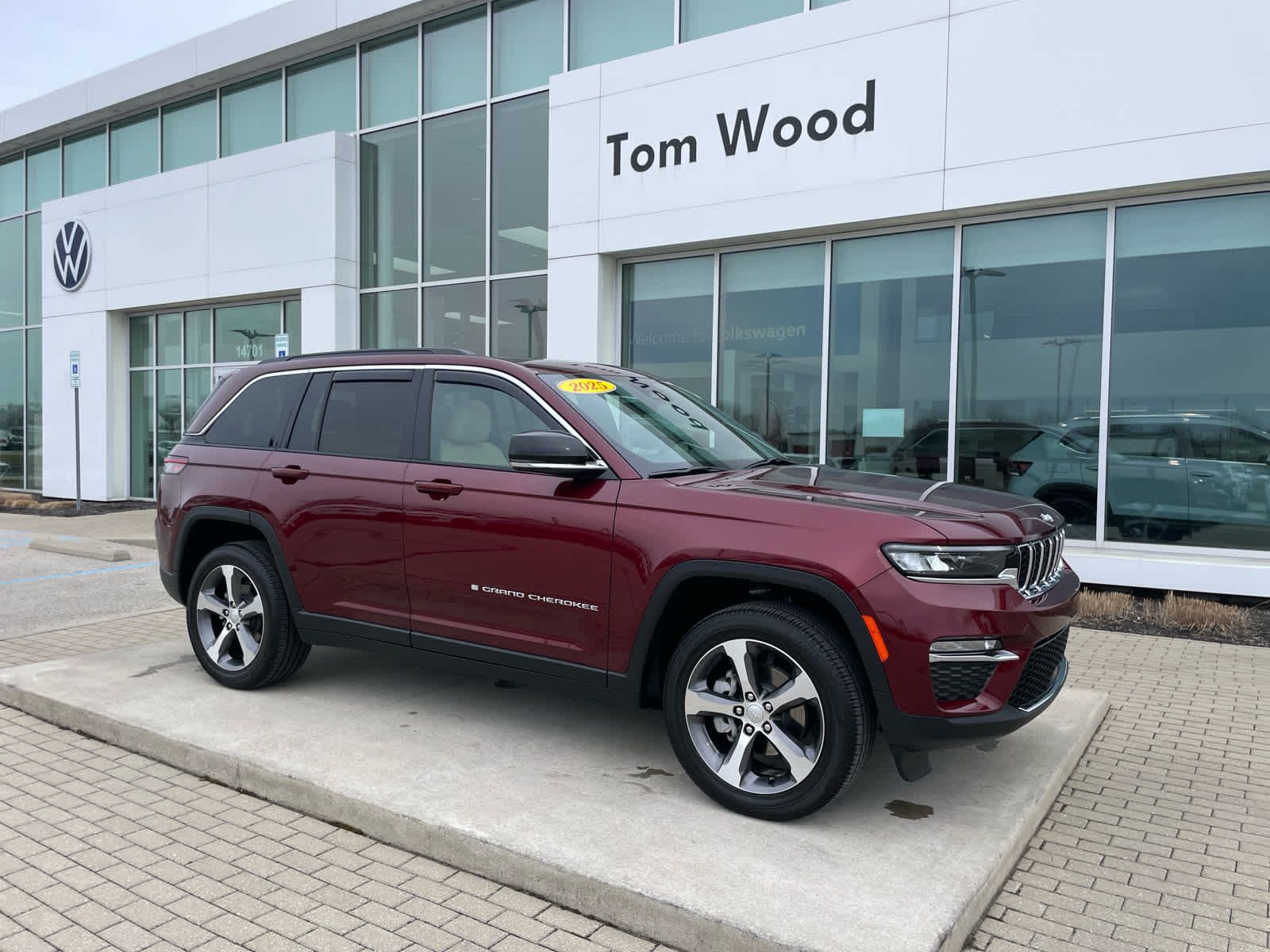 used 2025 Jeep Grand Cherokee car, priced at $41,250