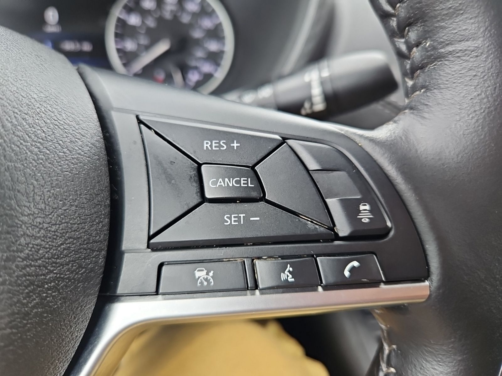 Used 2025 Gray Nissan SV image 19