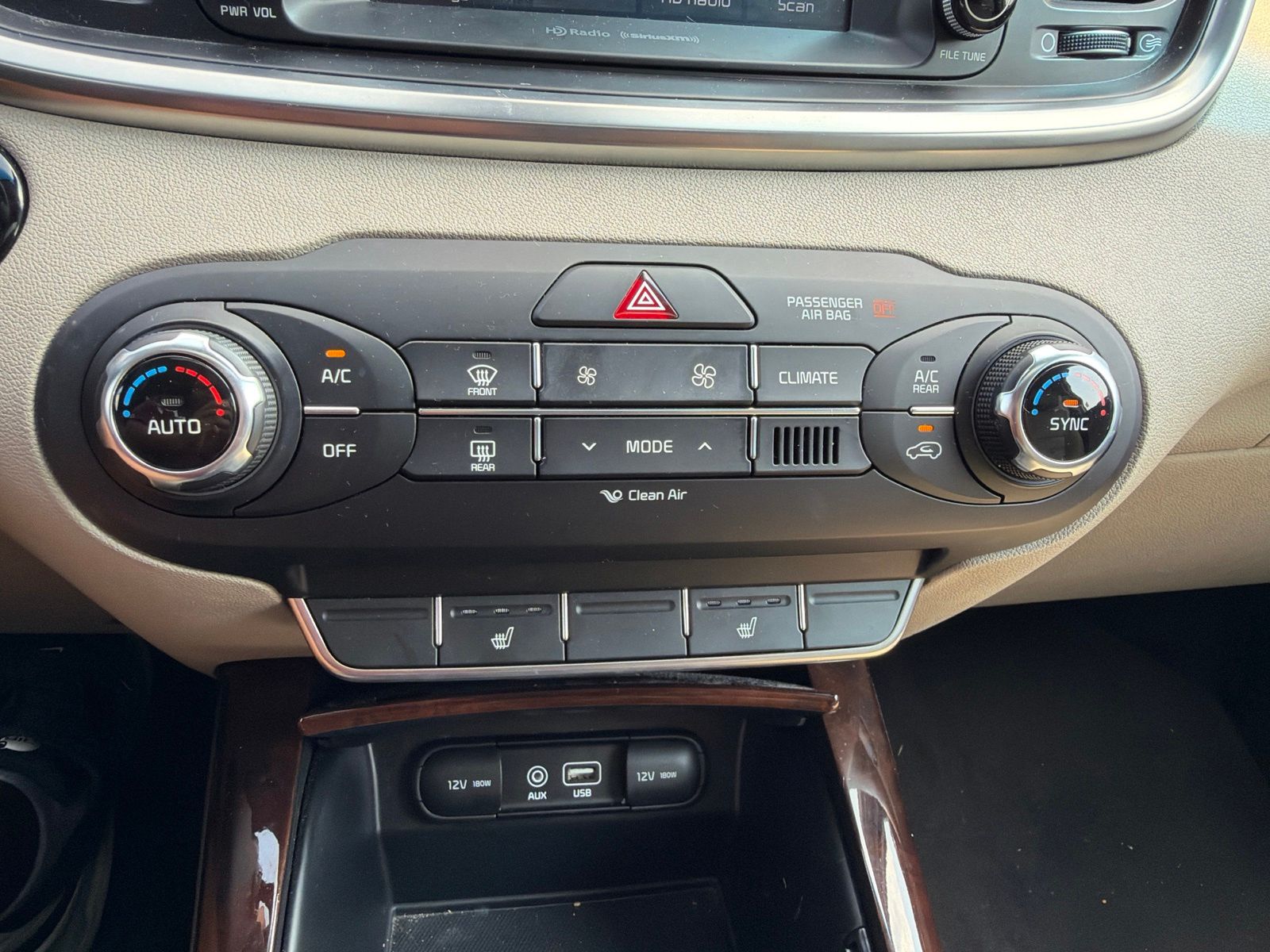 Used 2018 White Kia EX image 22
