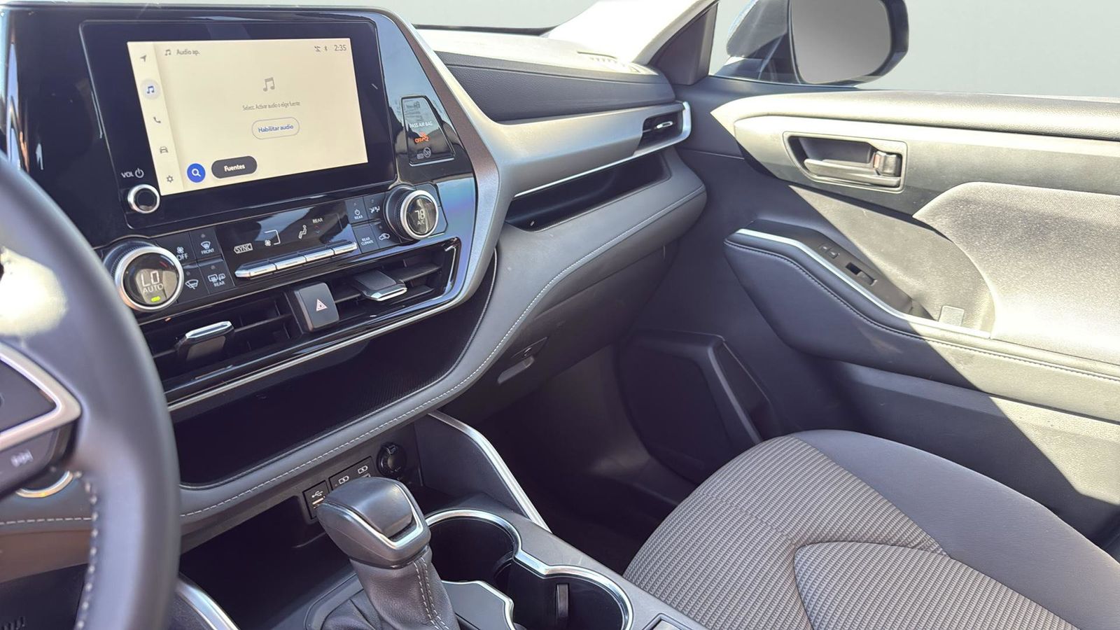 Used Car 2025 Toyota Highlander  Le For Sale Under $40,000 In Austin, Texas