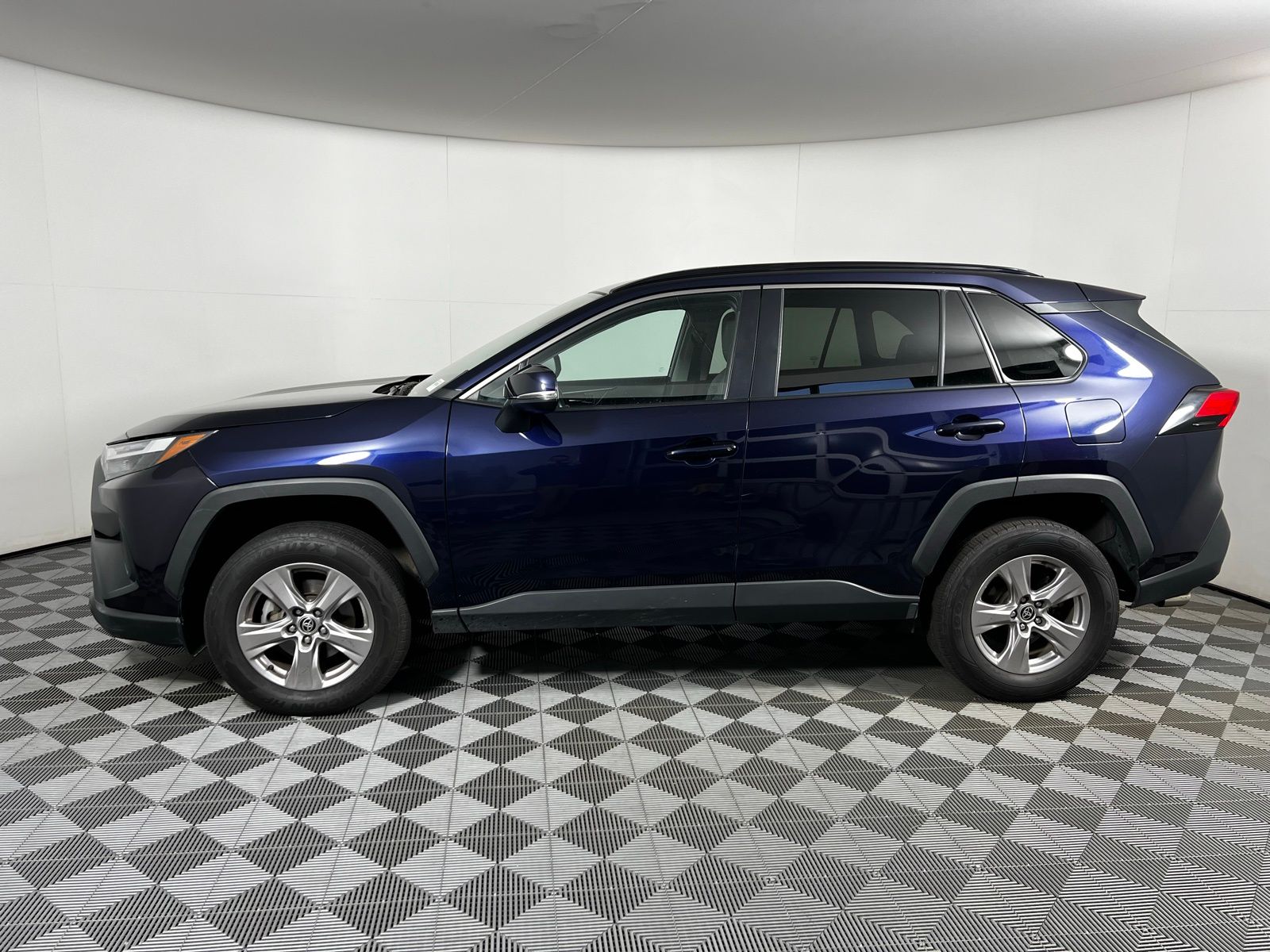 2022 Toyota RAV4 XLE 8