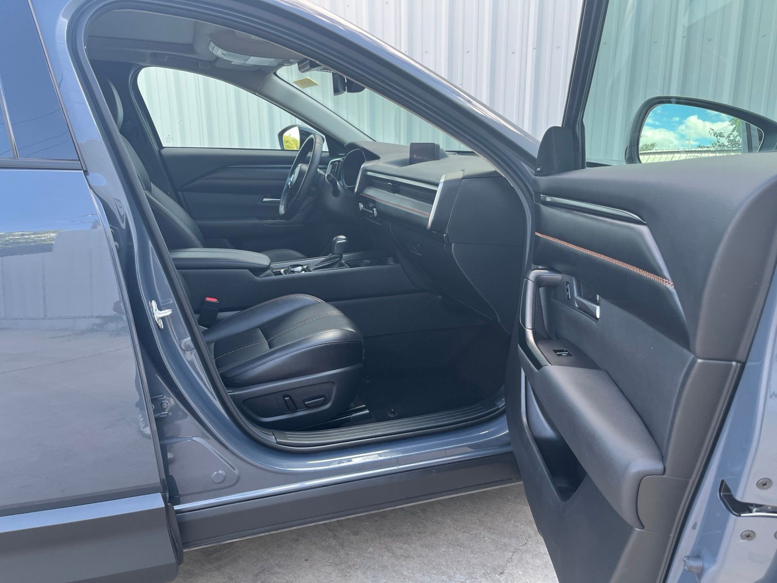 Used Car 2025 Mazda Cx-50 Hybrid  Premium For Sale Under $35,000 In Austin, Texas