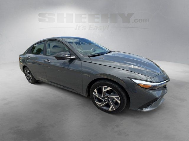 Used 2025 Gray Hyundai SEL Sport image 2