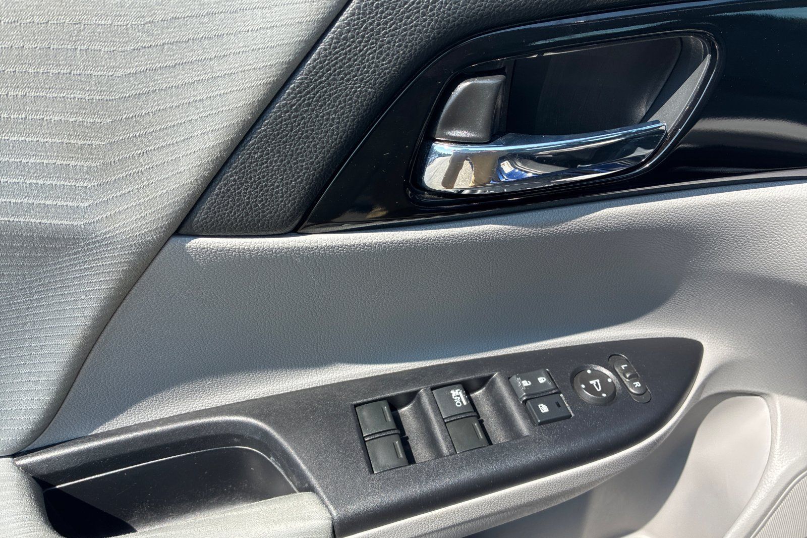 Used 2017 Obsidian Blue Pearl Honda LX image 12