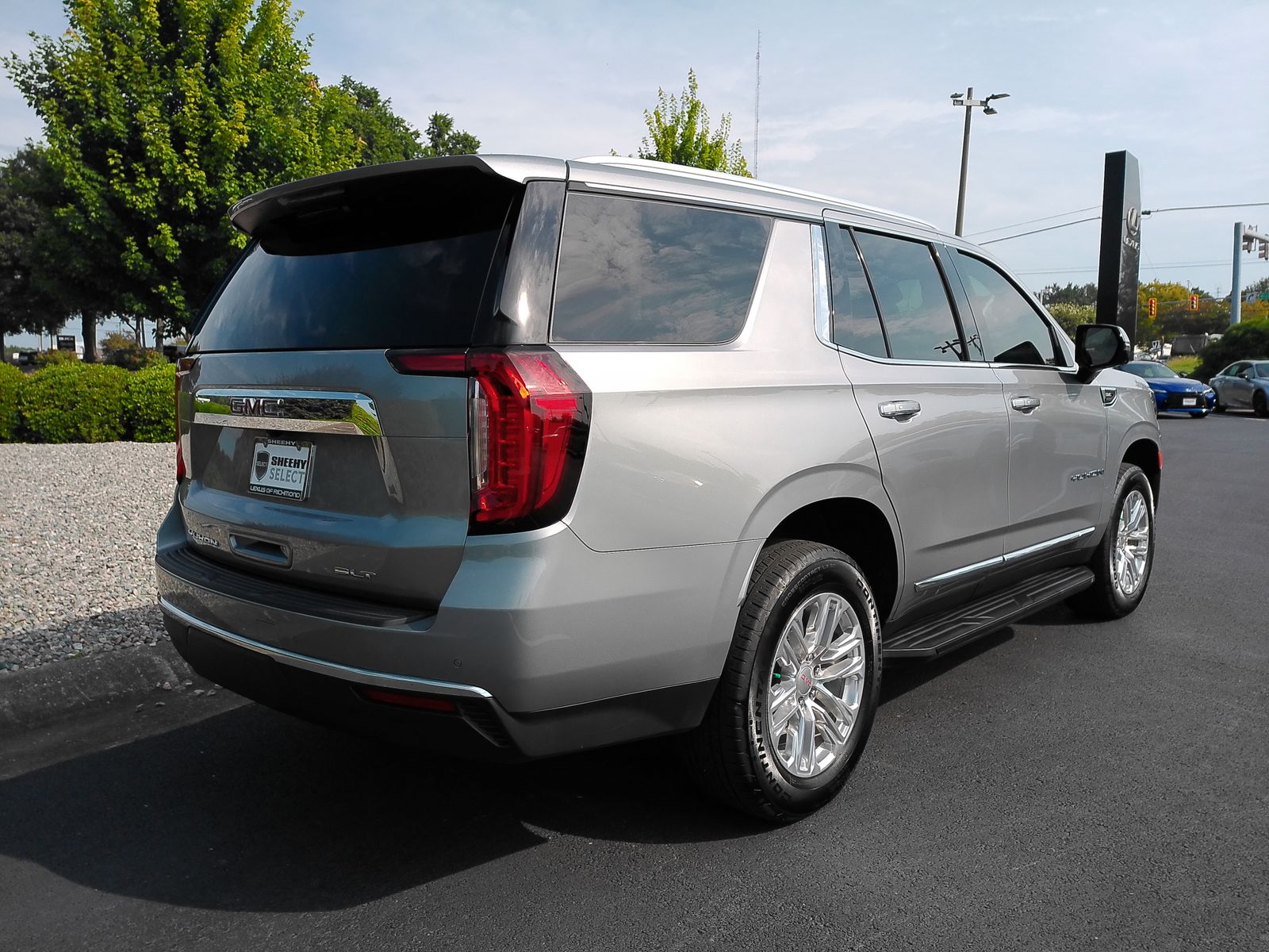 Used 2024 Silver GMC SLT image 3