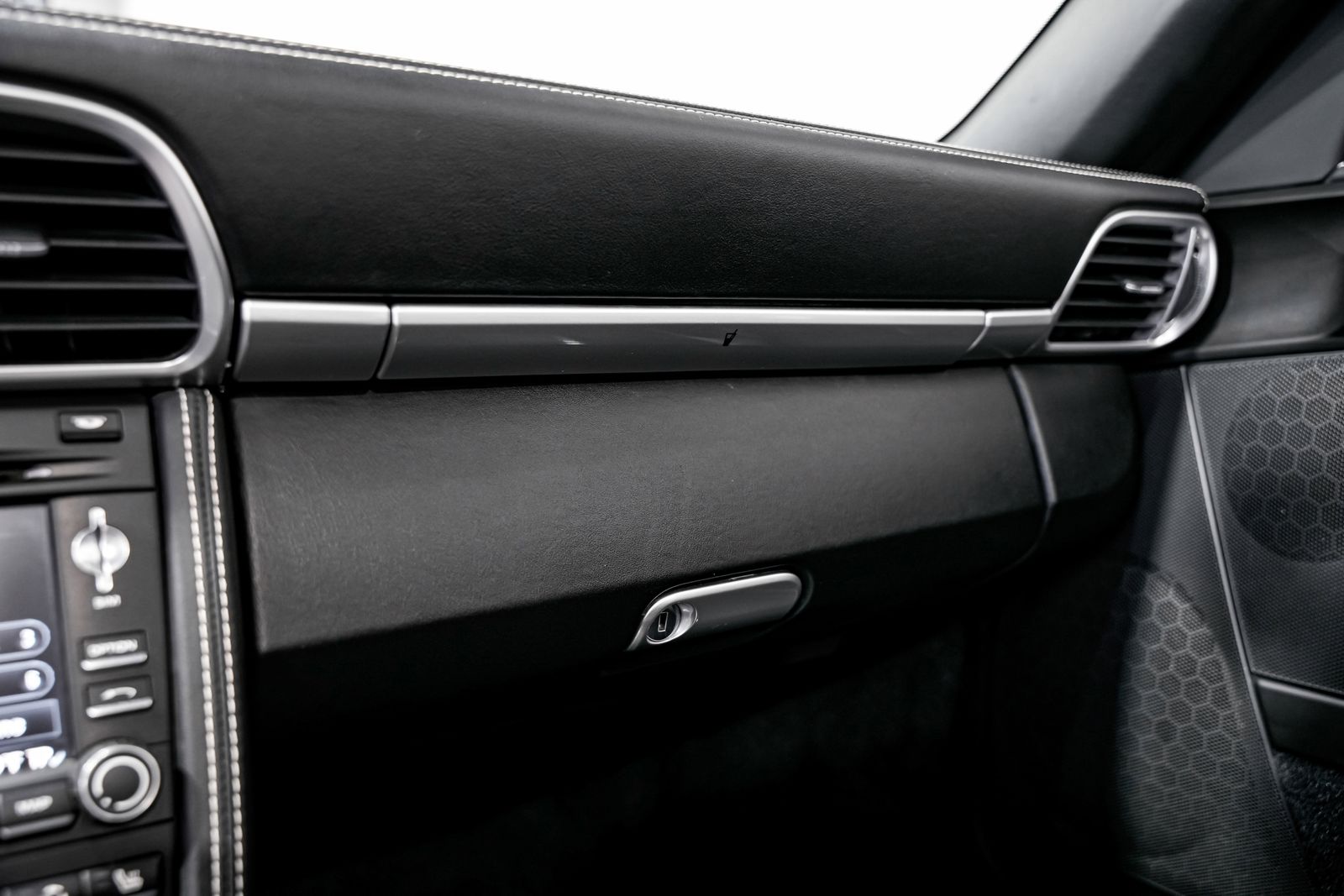 2011 Porsche 911 Turbo S — photo 15