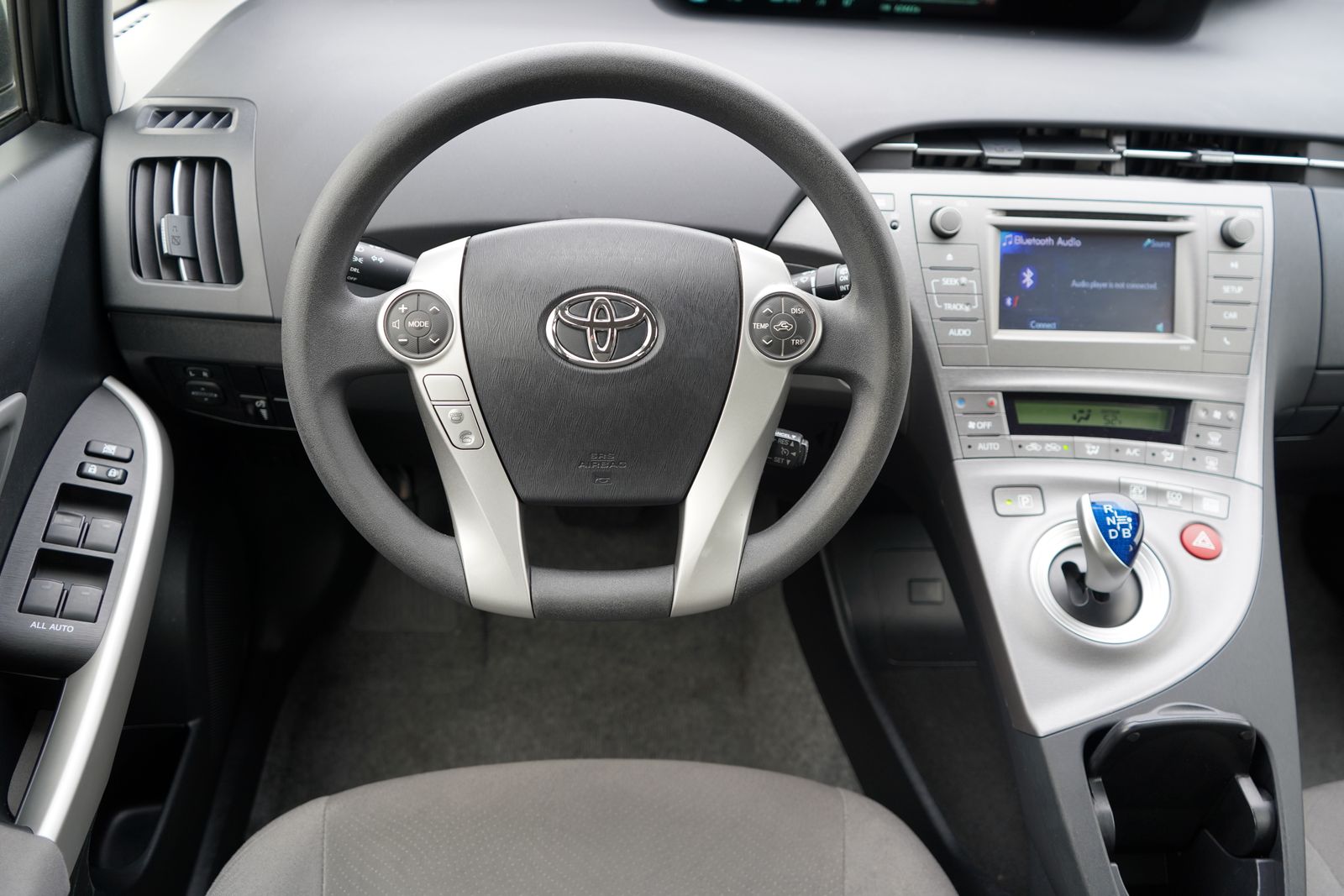 2015 Toyota Prius Four 13