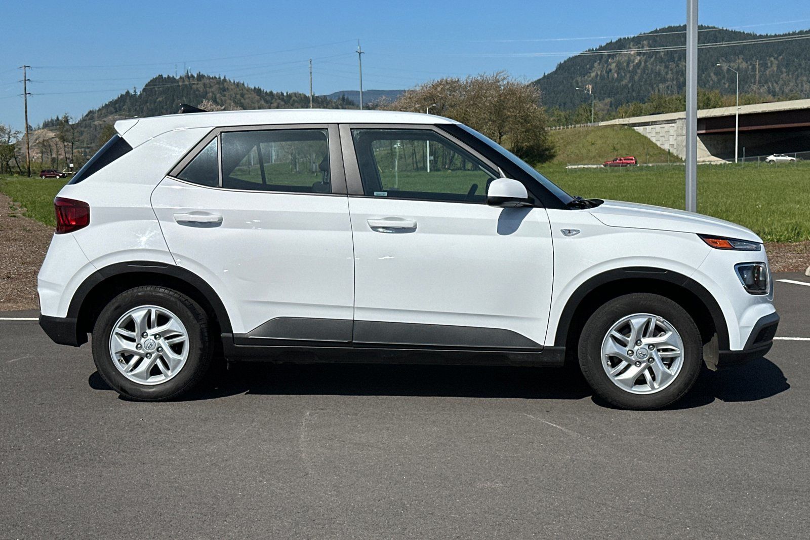 Used 2022 Hyundai Venue SE with VIN KMHRB8A38NU207319 for sale in Eugene, OR