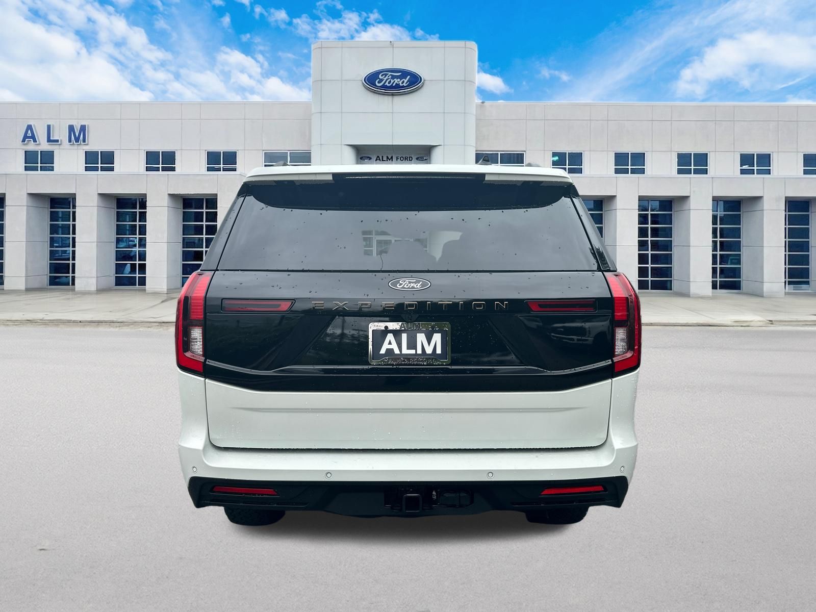 New 2026 Star White Metallic Tri-Coat Ford Tremor® image 7
