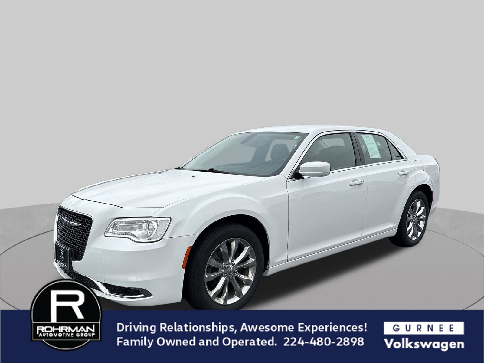 Bright White Clearcoat 2018 Chrysler 300 Sedan All-Wheel Drive 8-Speed Automatic
