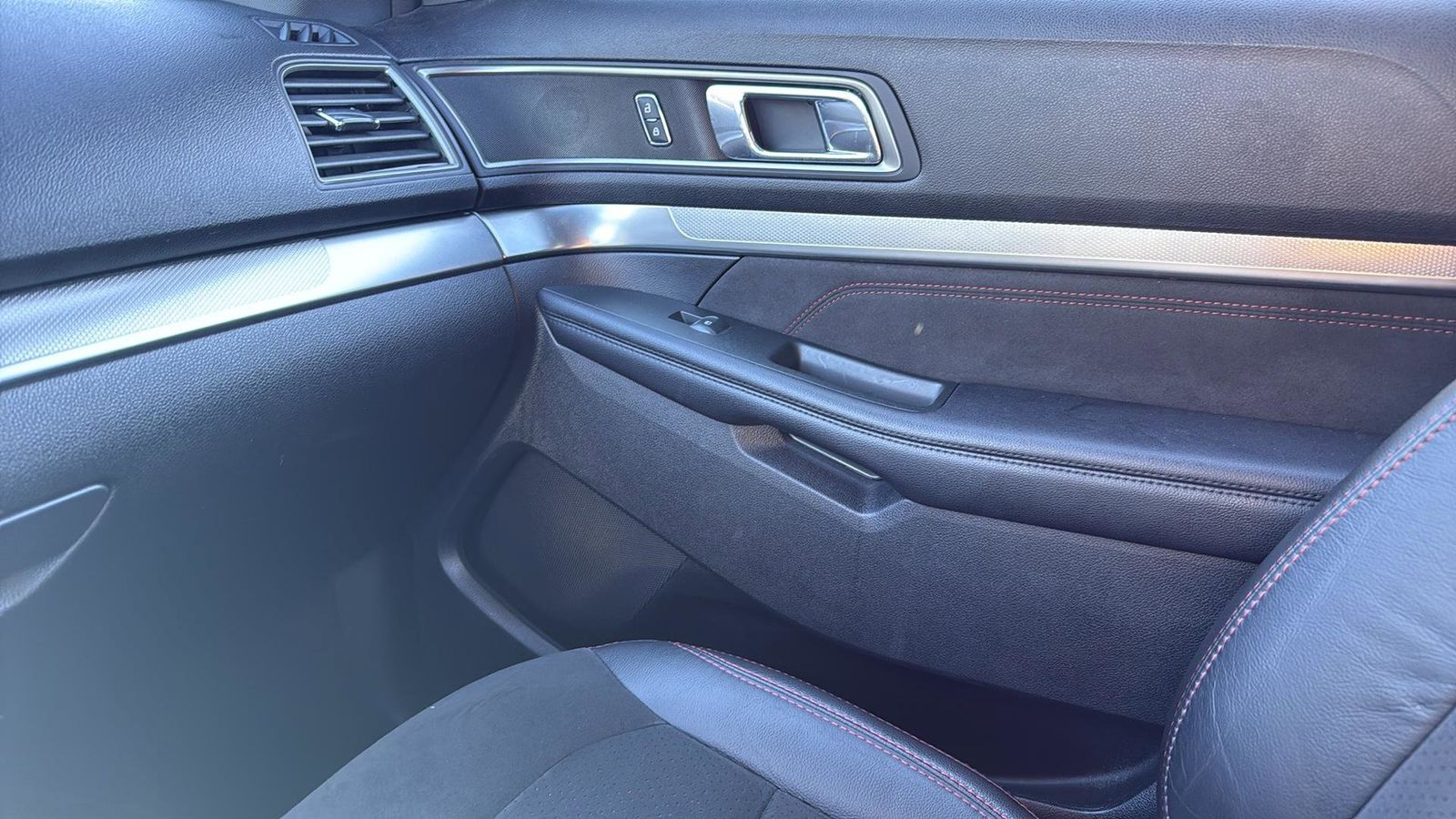 Used Car 2018 Ford Explorer  Xlt For Sale Under $20,000 In Austin, Texas