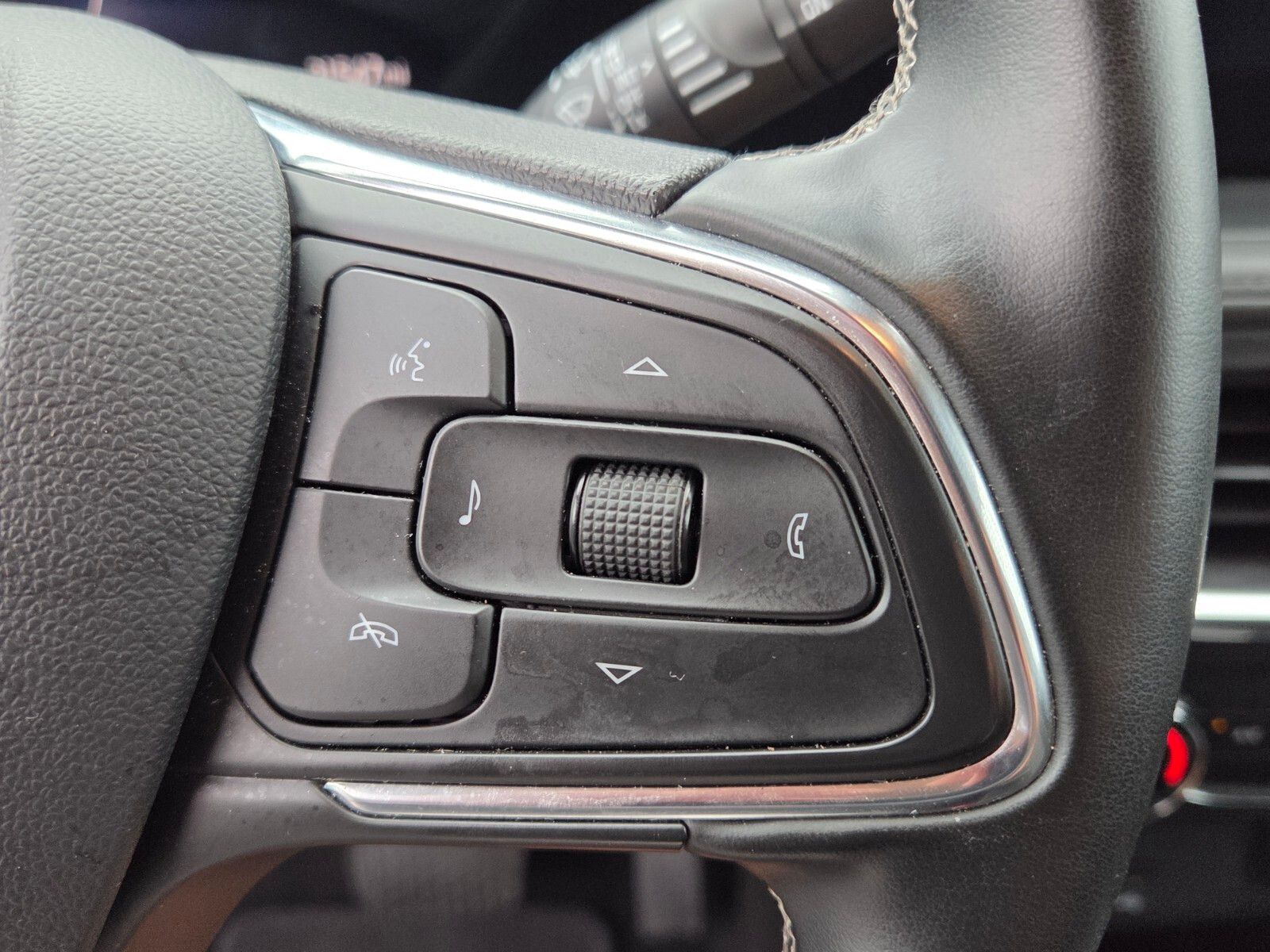 Used 2025 Black Buick Preferred image 25