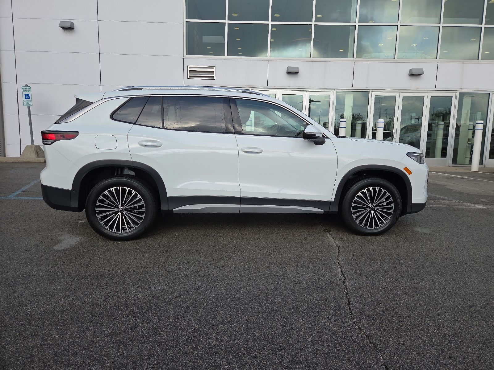 new 2026 Volkswagen Tiguan car, priced at $32,181