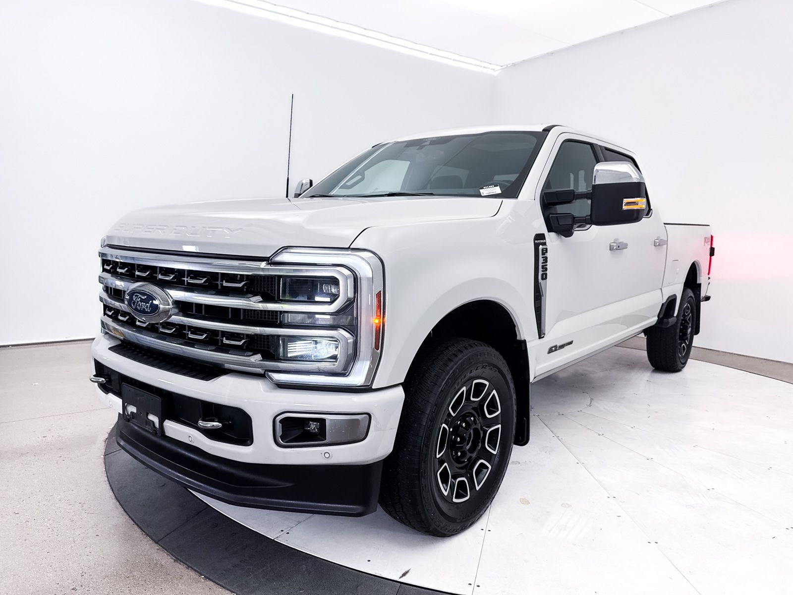 2024 Ford F-350 Super Duty Platinum - Photo 16