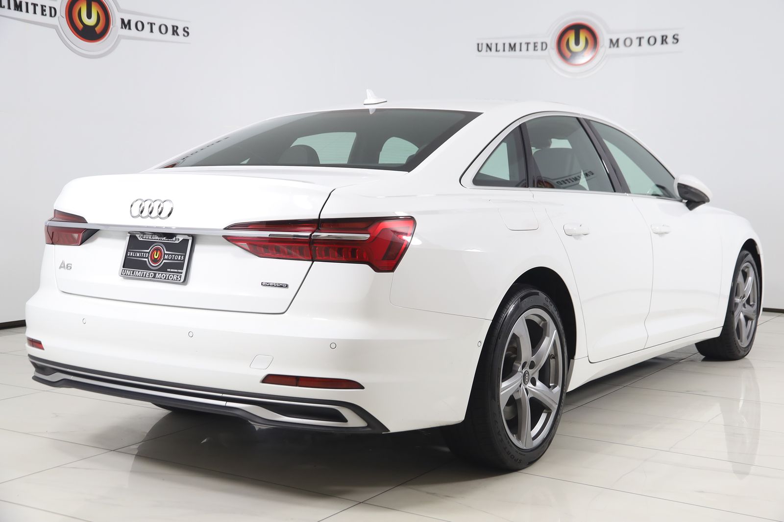 View vehicle photo 3