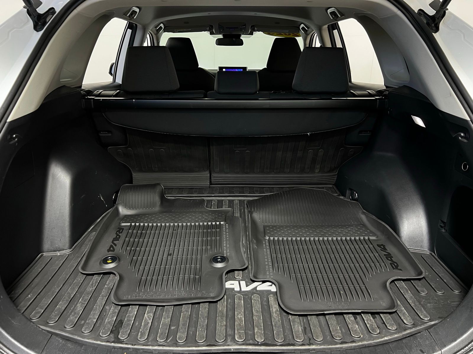 Thumbnail: 2023 Toyota RAV4 - 24