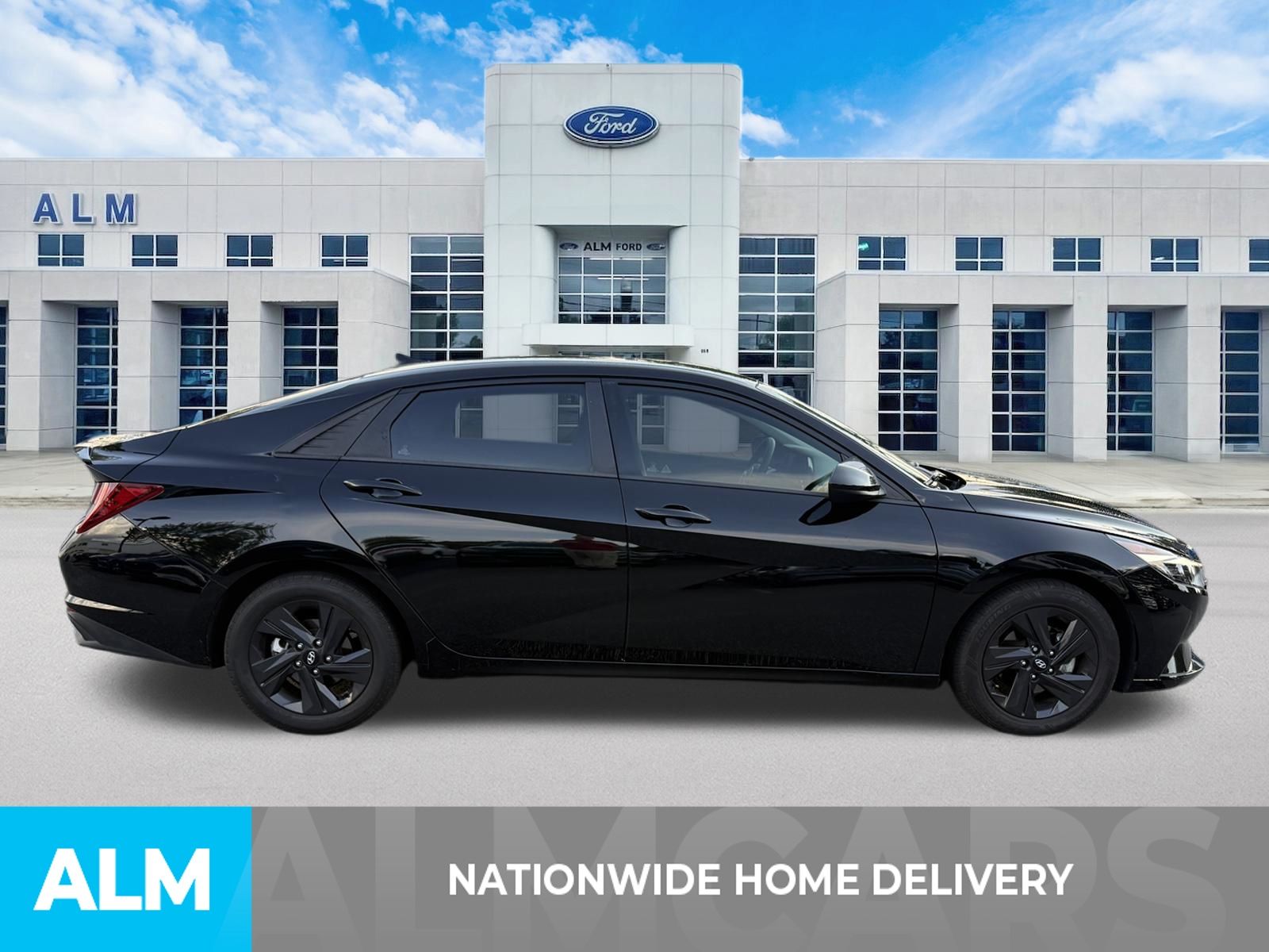 Used 2022 Black Hyundai SEL image 4