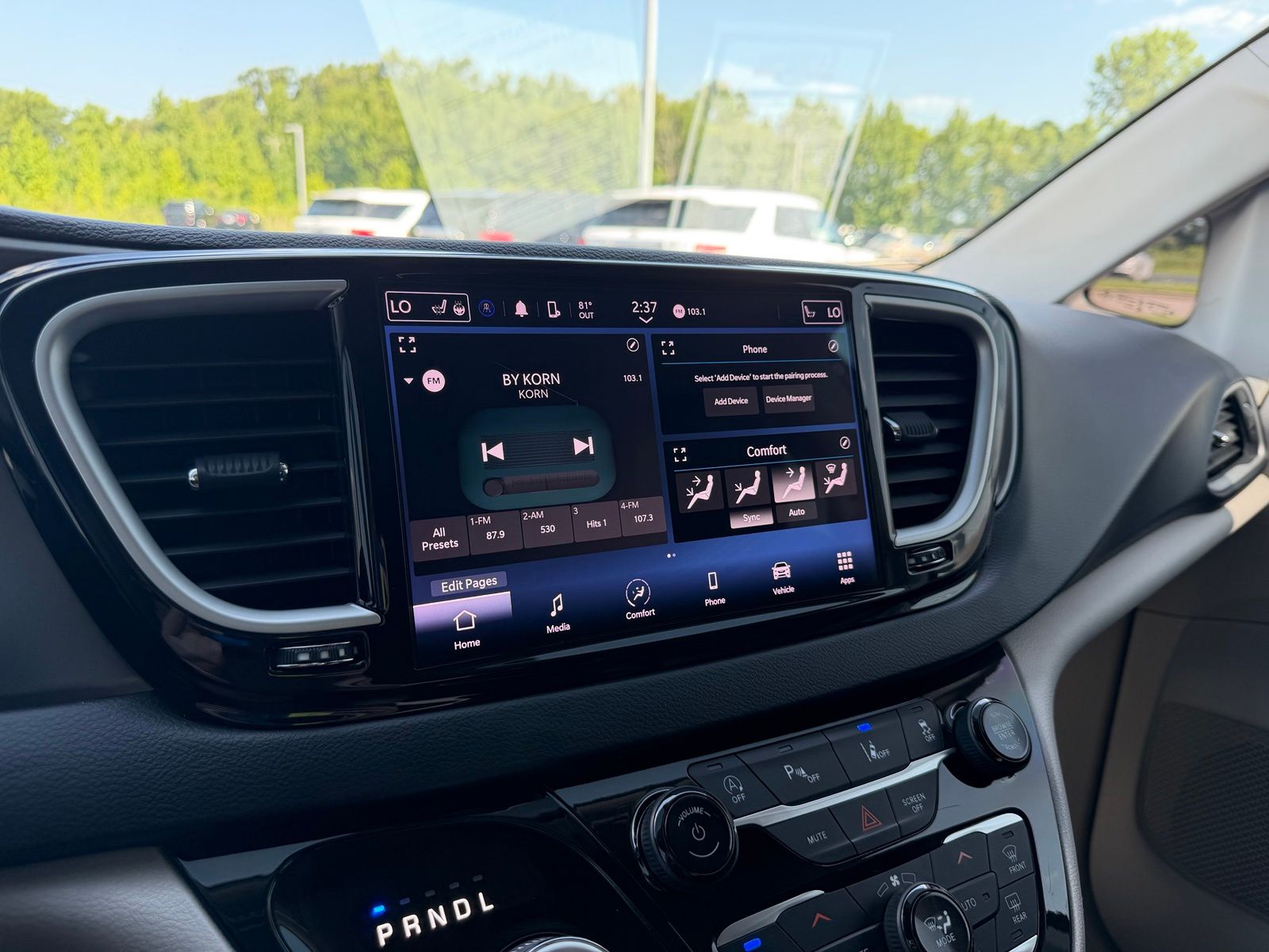 2022 Chrysler Pacifica image 21
