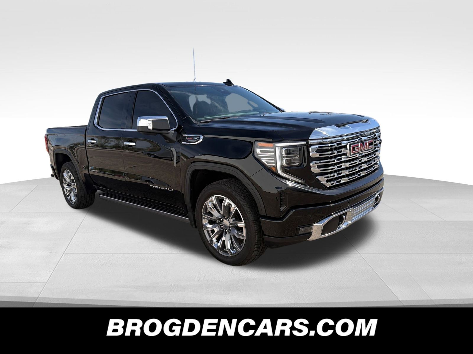 Onyx Black 2024 GMC Sierra 1500 Denali Crew Cab 4WD Pickup Truck Four-Wheel Drive Automatic