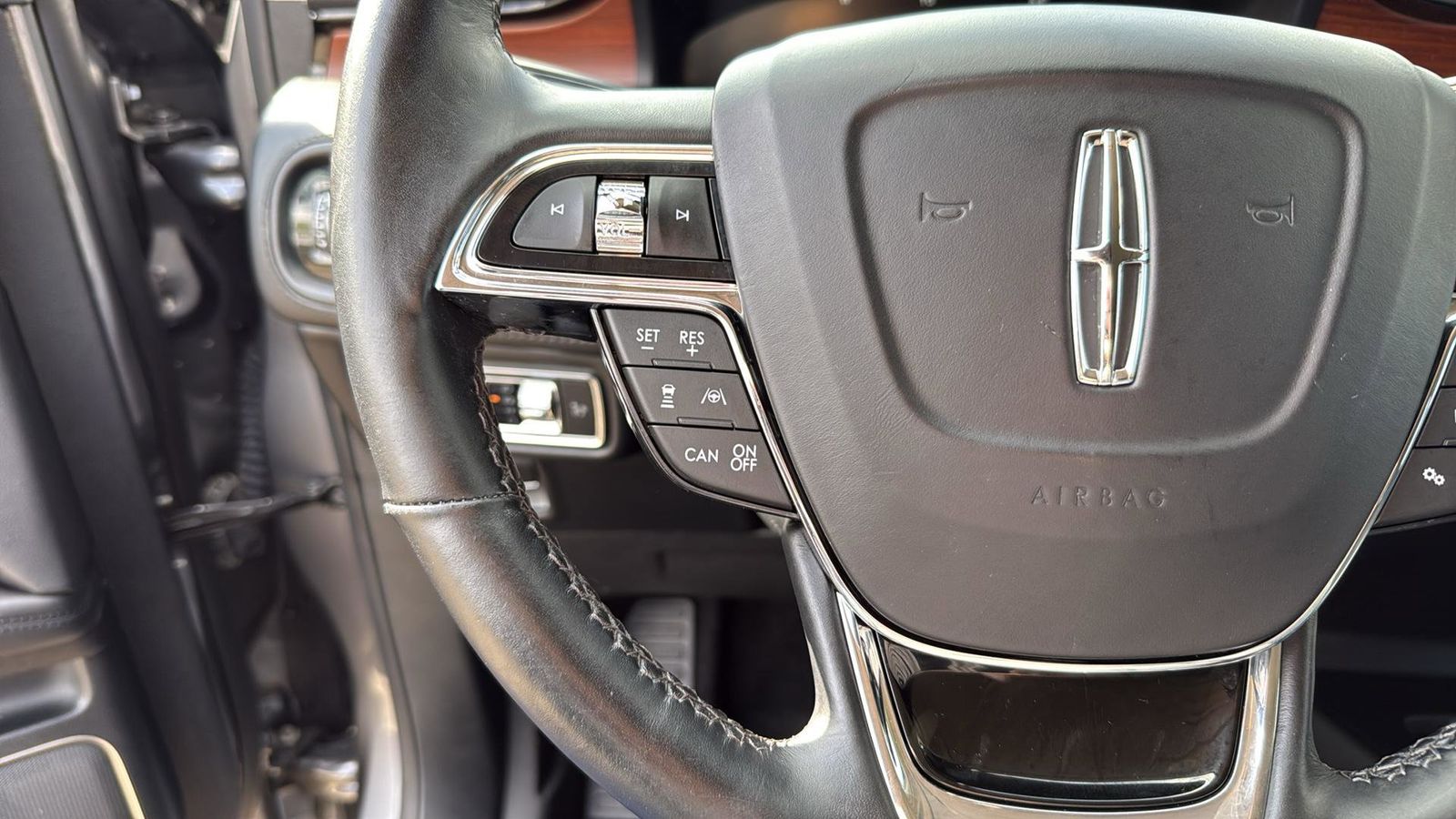 Used Car 2022 Lincoln Nautilus  Reserve For Sale Under $40,000 In Austin, Texas