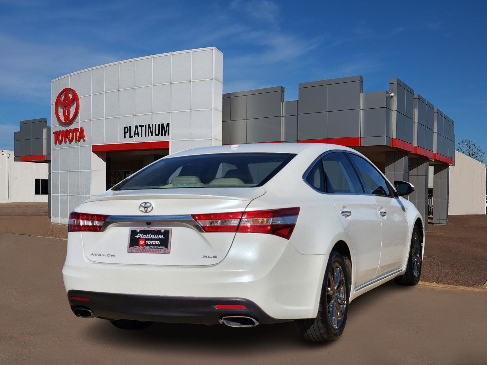 2015 Toyota Avalon XLE 3