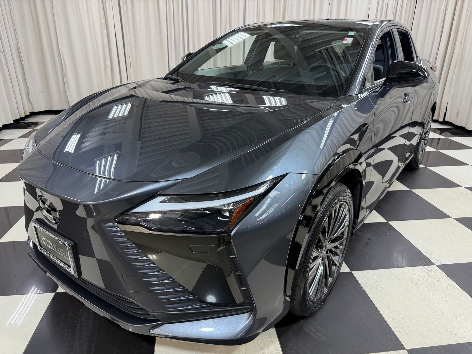 Used 2023 Gray Lexus 450e Luxury image 3