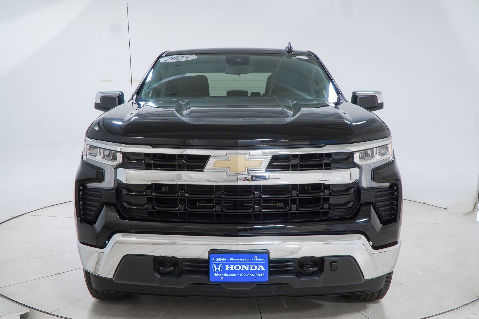 Used 2025 Chevrolet Silverado 1500 LT with VIN 1GCPKKEK8SZ130072 for sale in Richfield, Minnesota