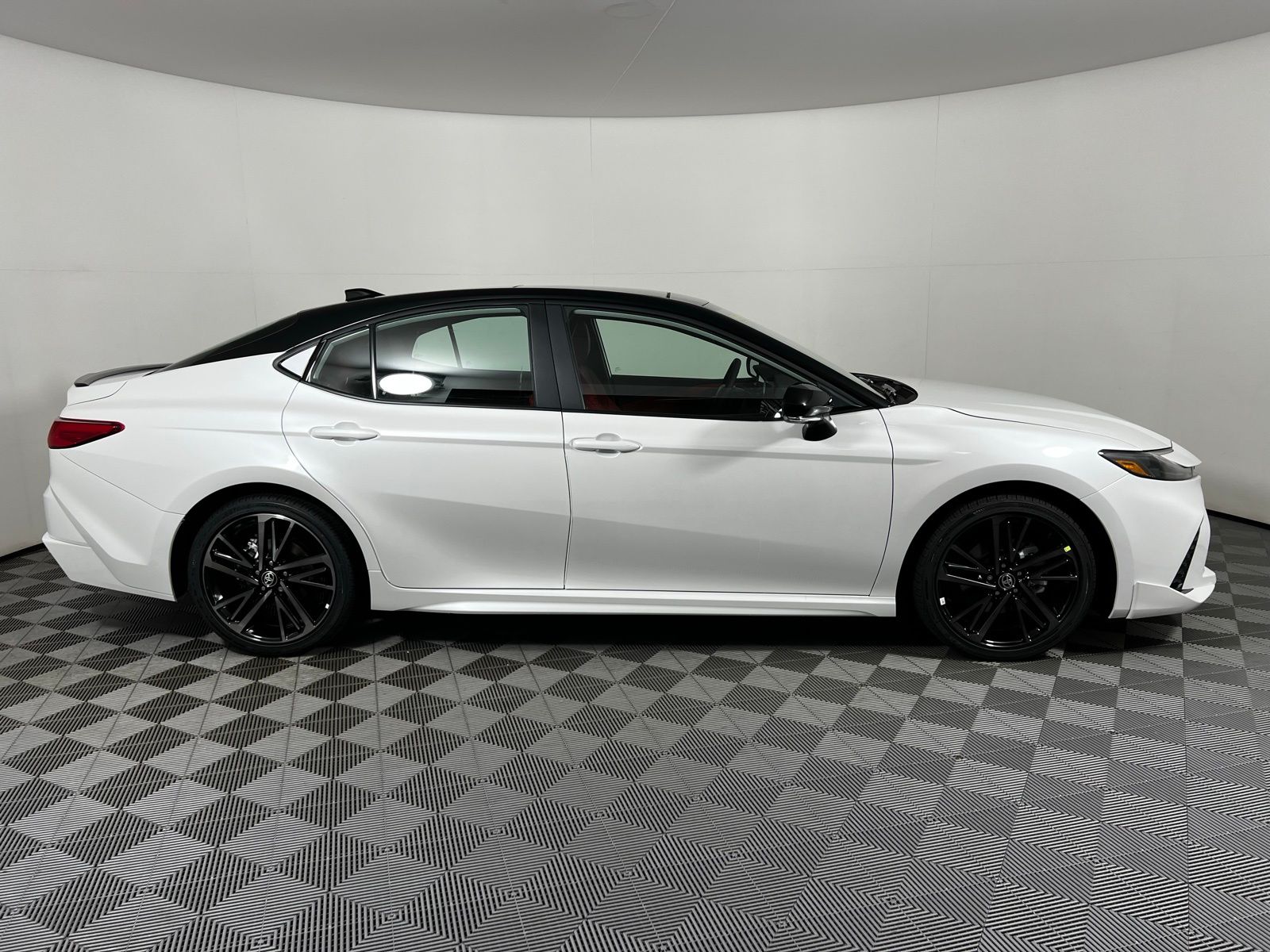 Thumbnail: 2025 Toyota Camry - 4