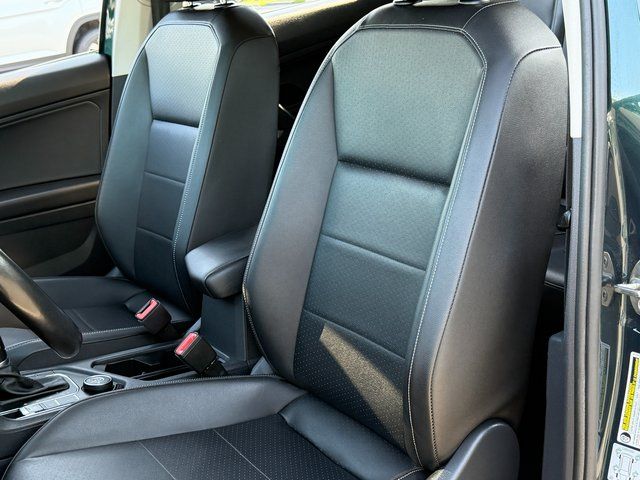 Used 2019 Green Volkswagen 2.0T SE image 9