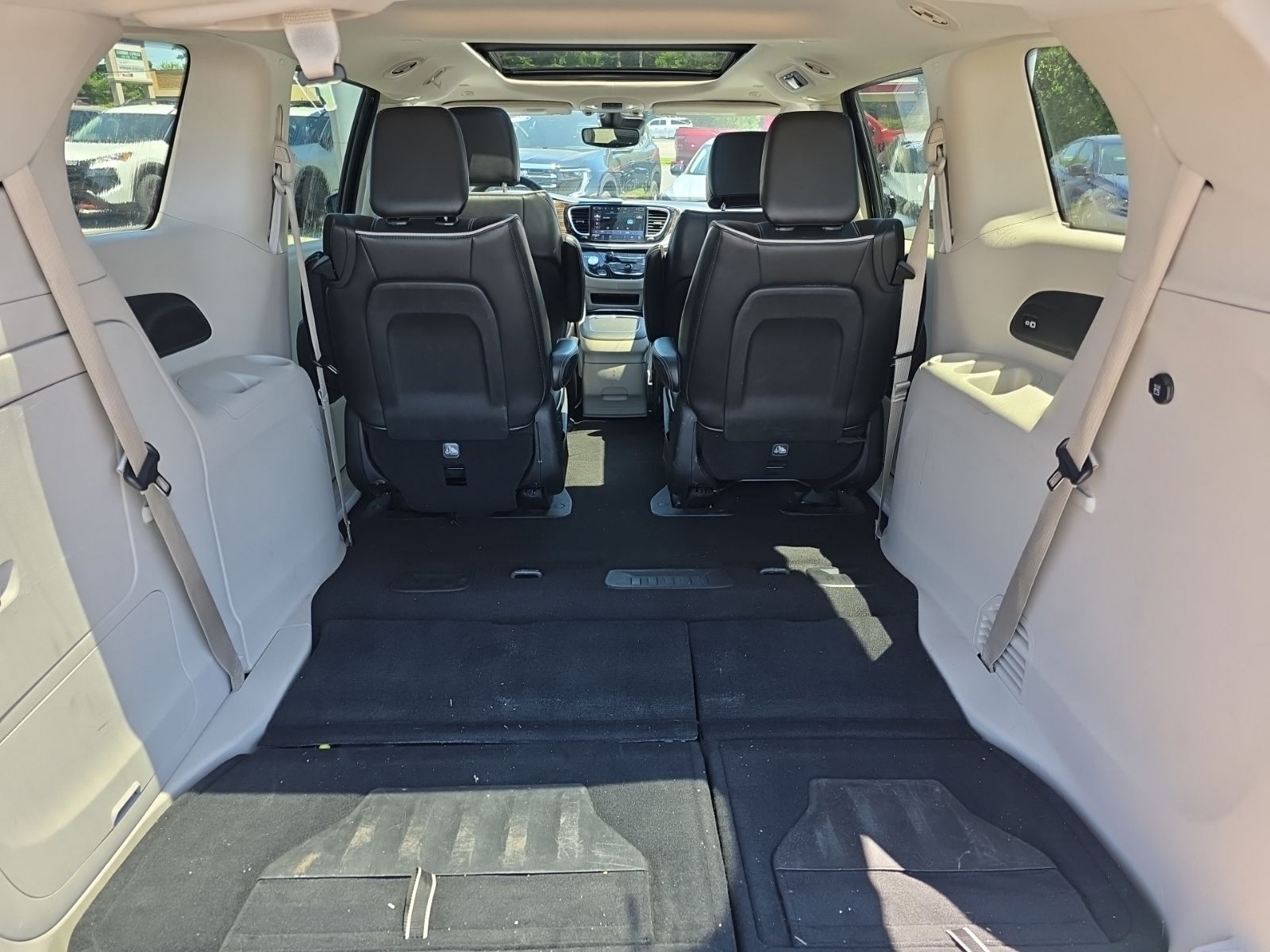 Used 2023 Black Chrysler Limited image 23